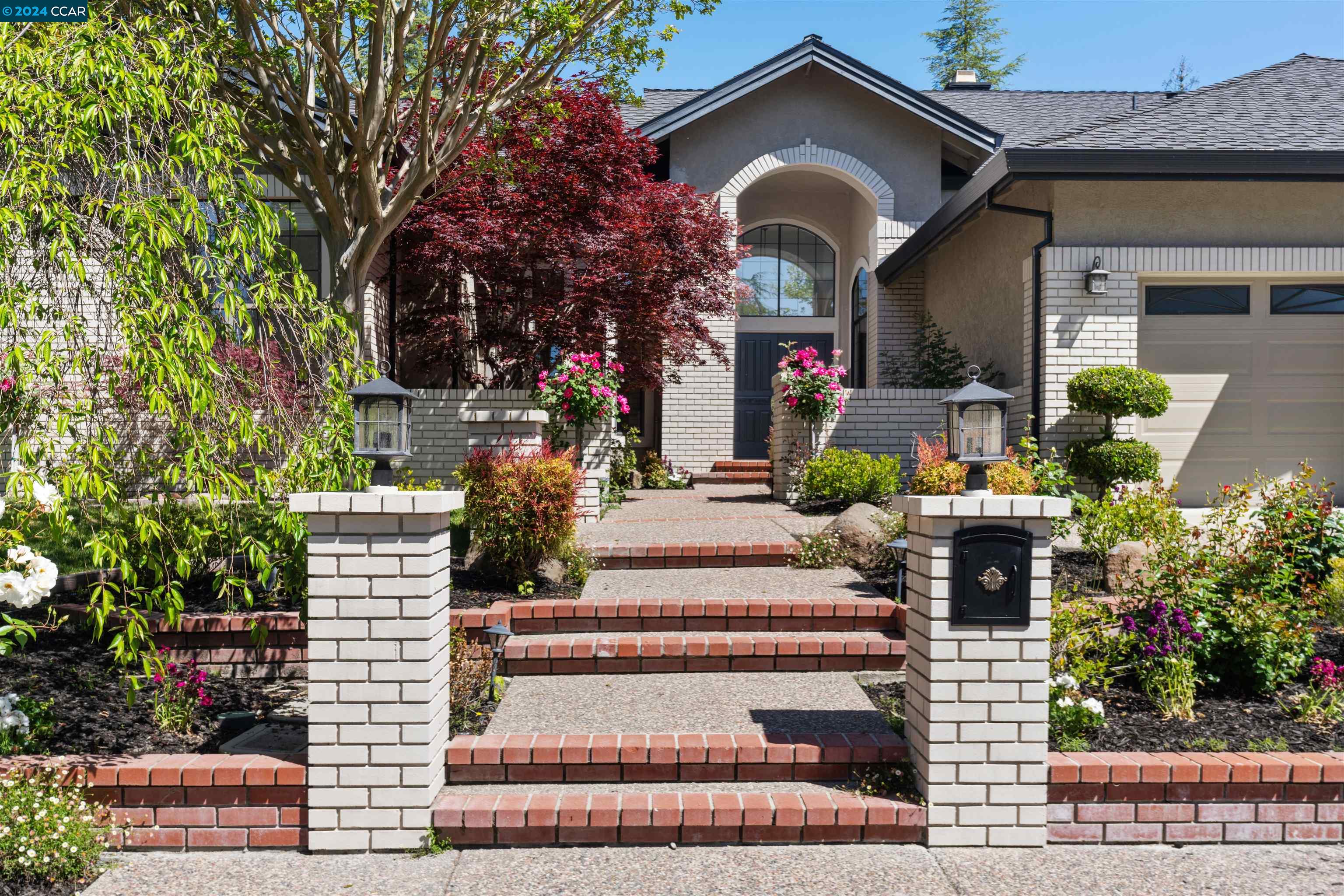 102 Tuscany Way