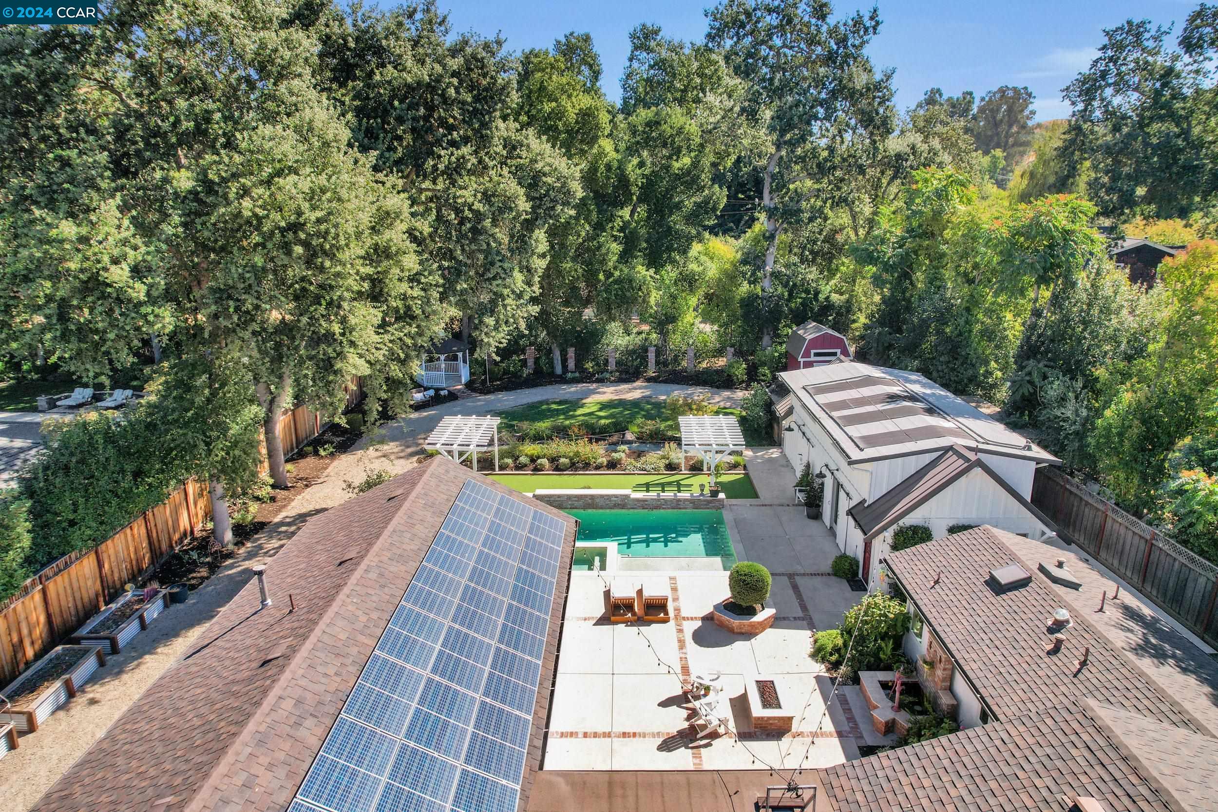 216 Fairway Dr