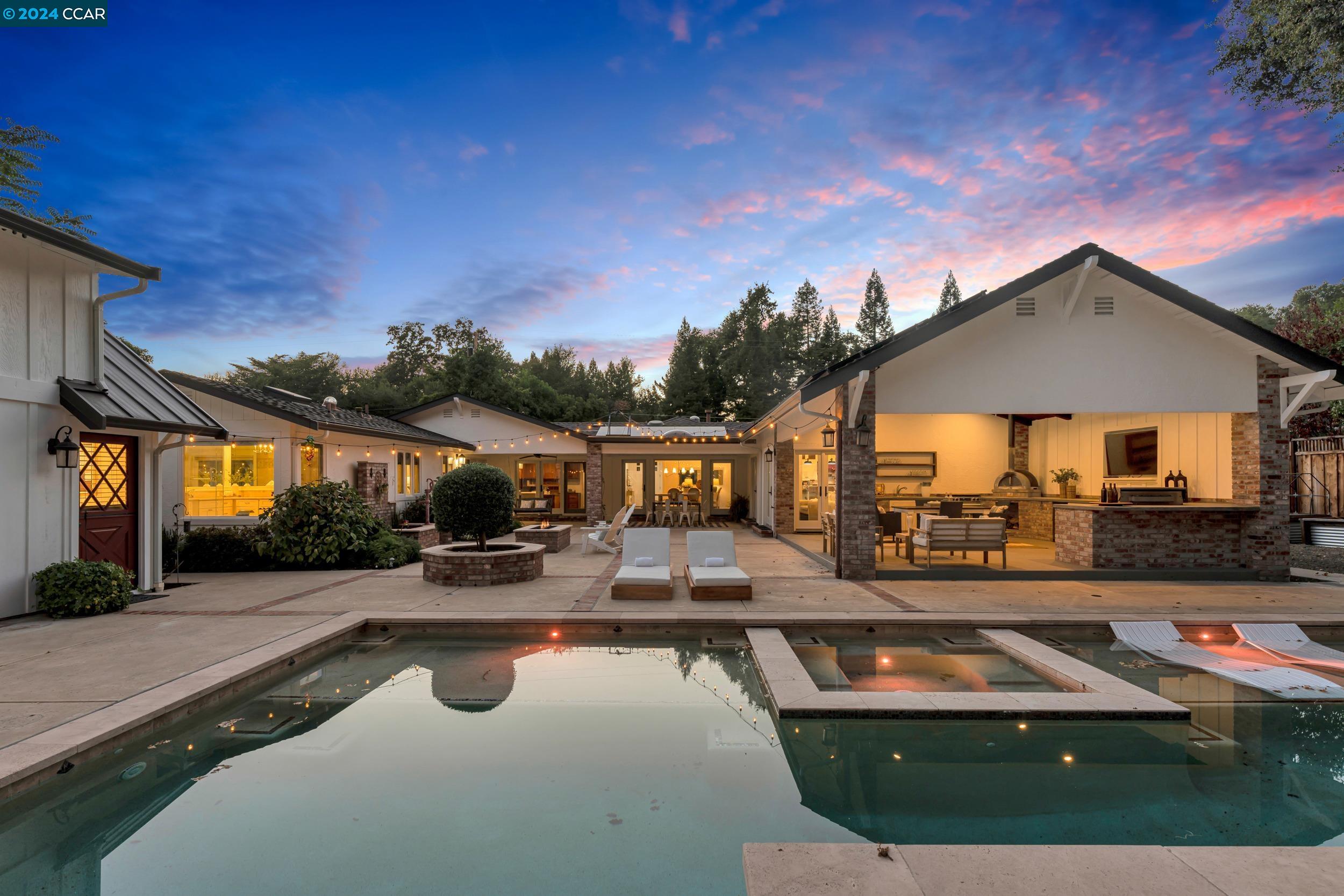 216 Fairway Dr