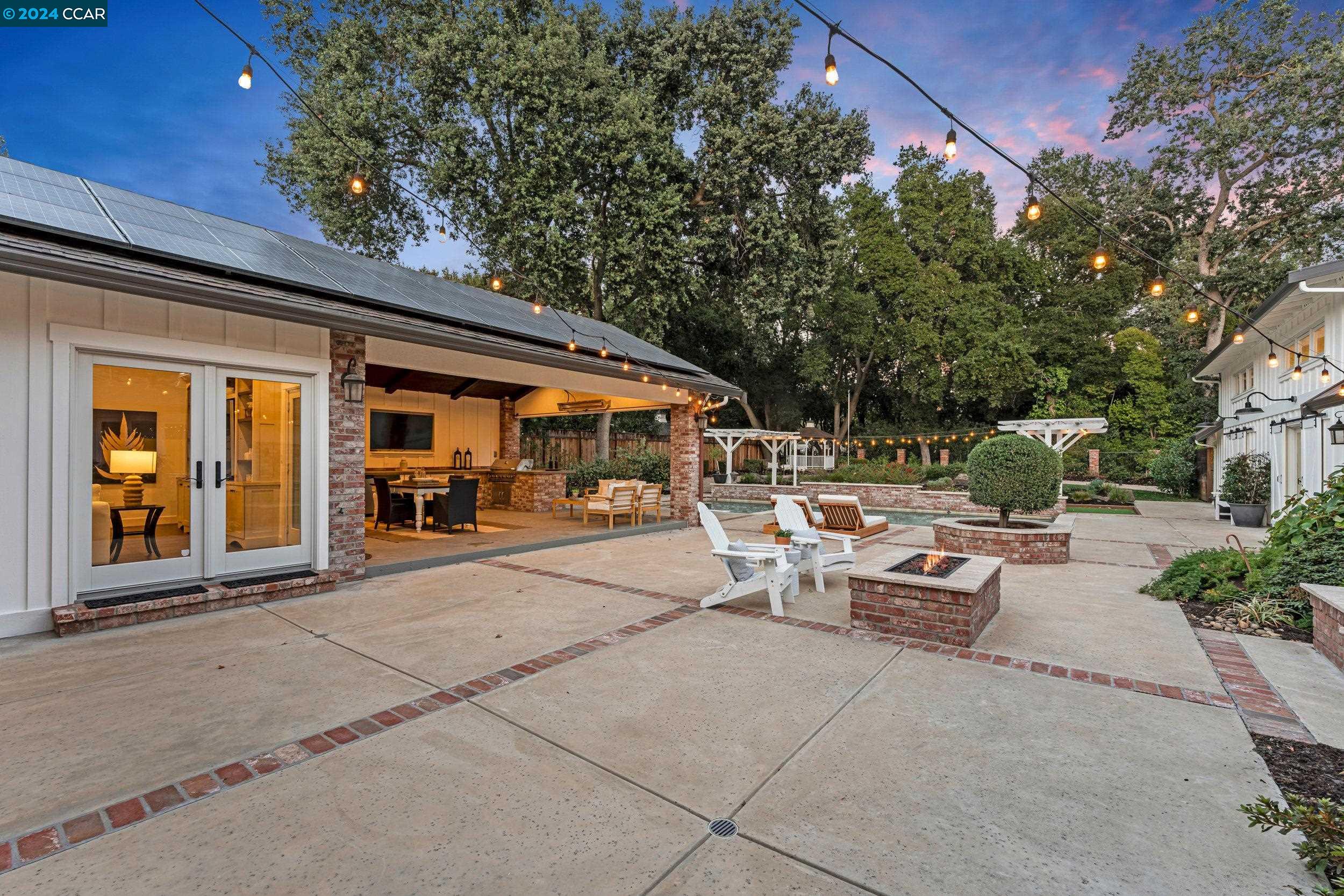 216 Fairway Dr