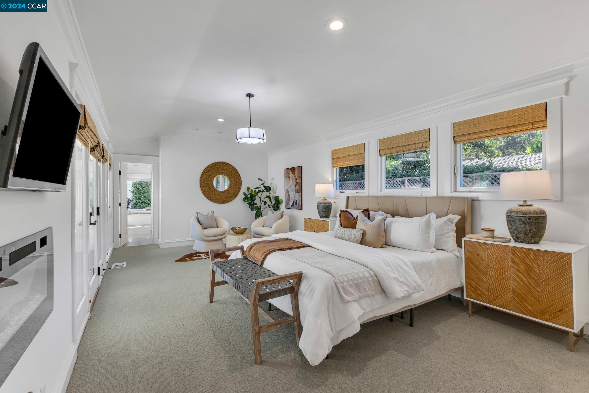 216 Fairway Dr