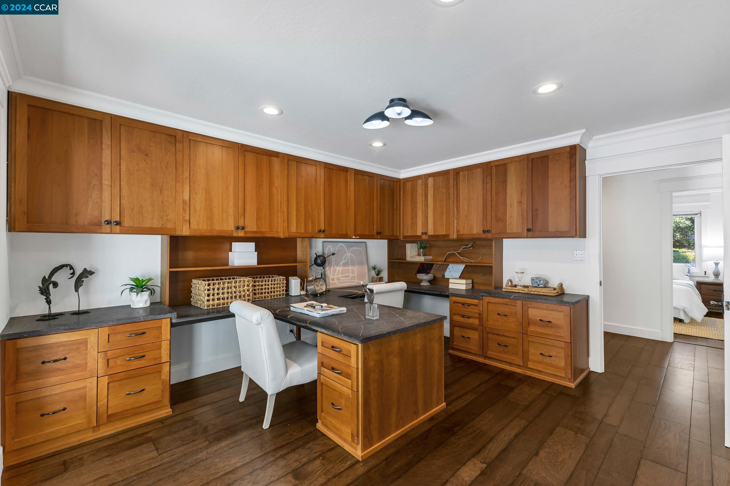 216 Fairway Dr