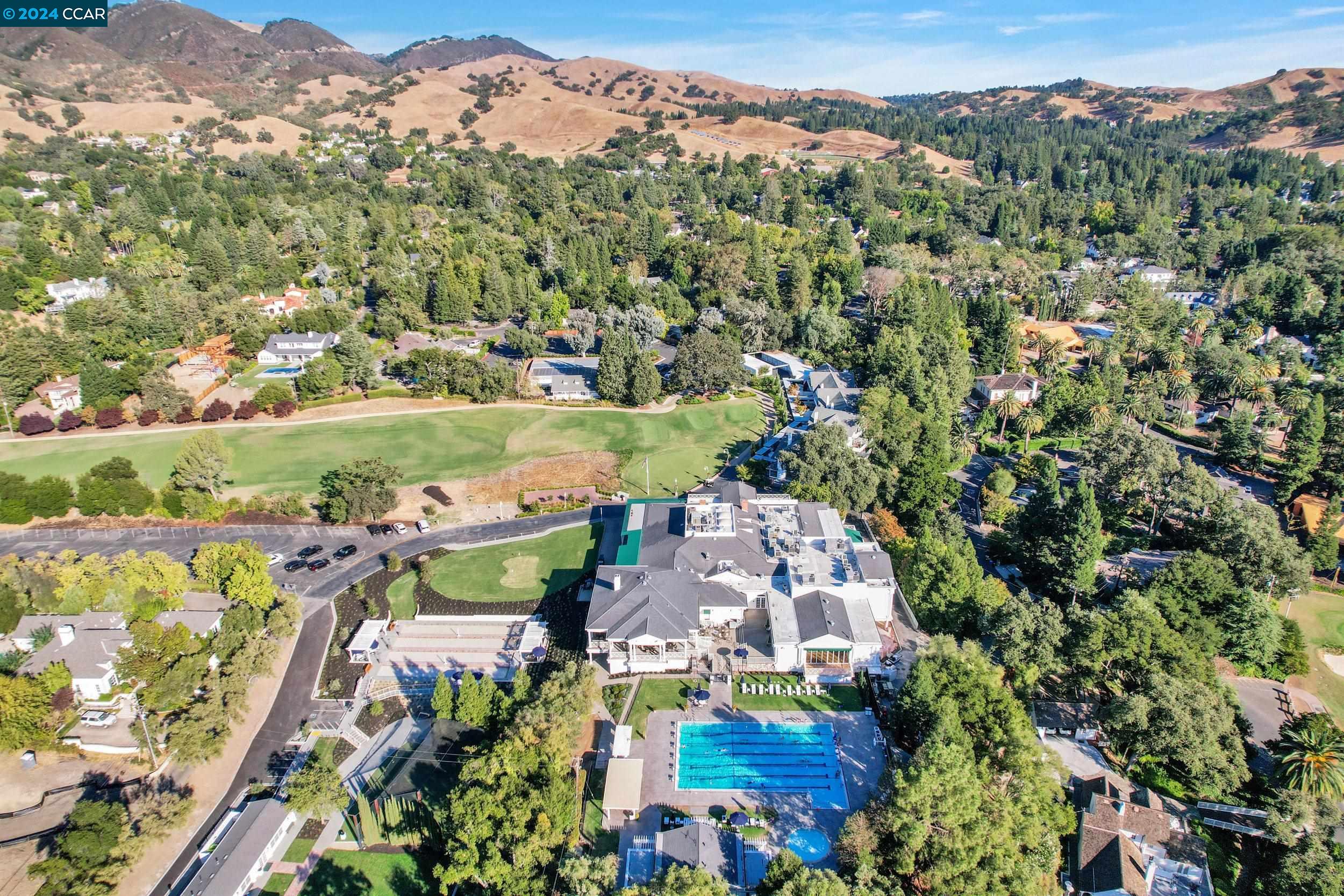 216 Fairway Dr