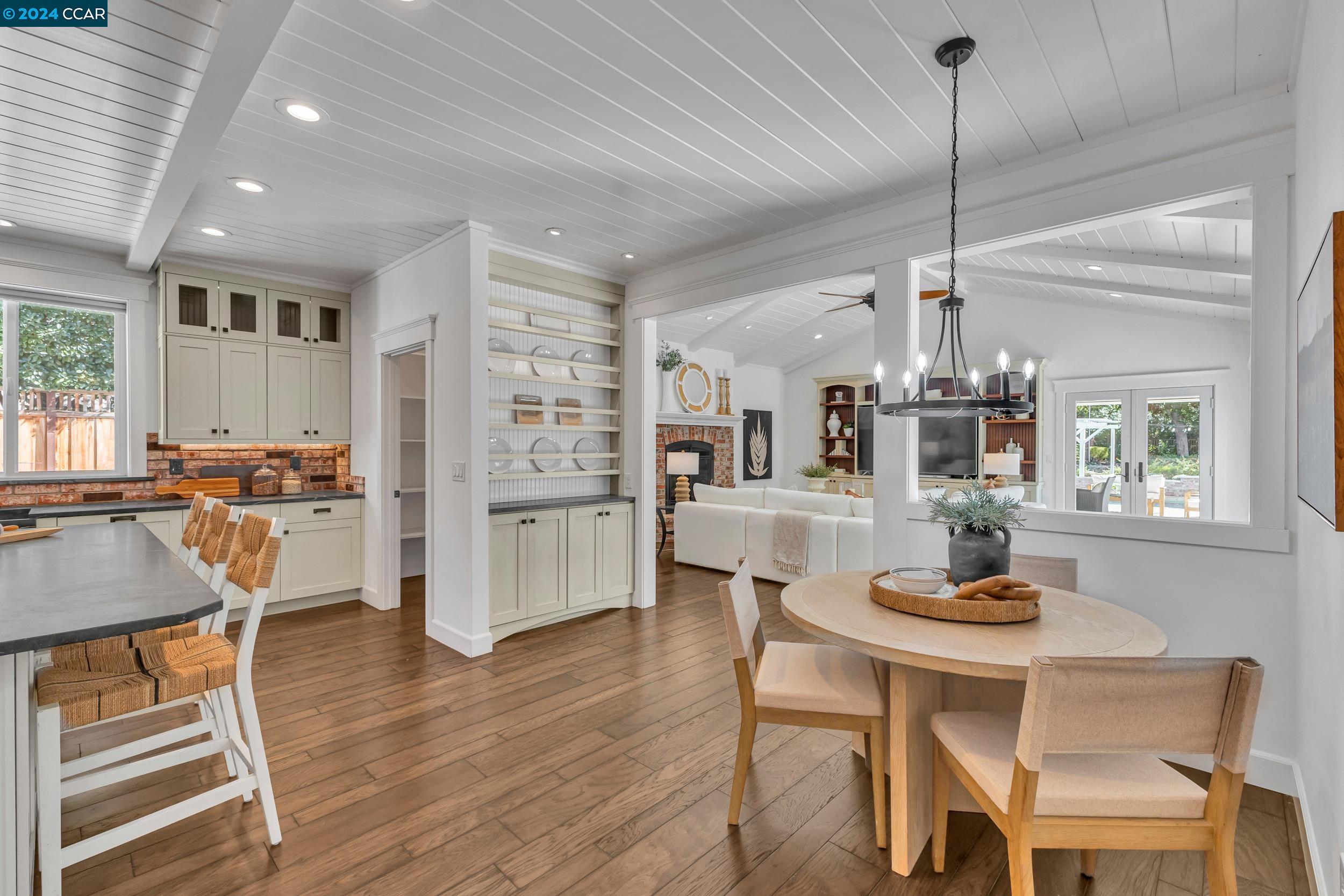 216 Fairway Dr