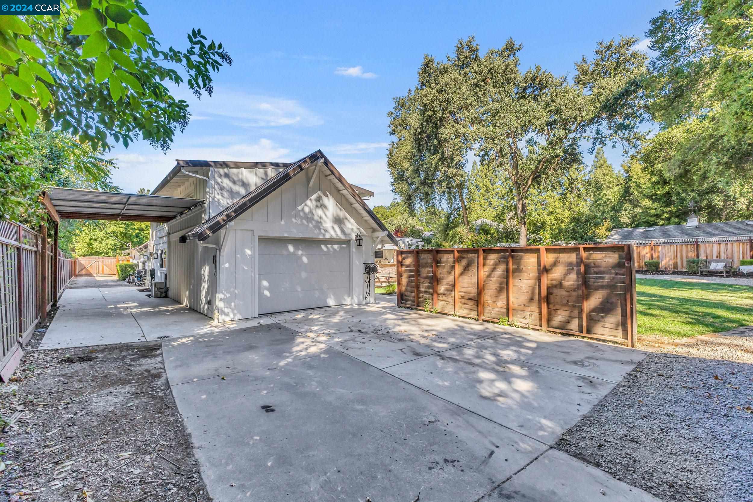 216 Fairway Dr