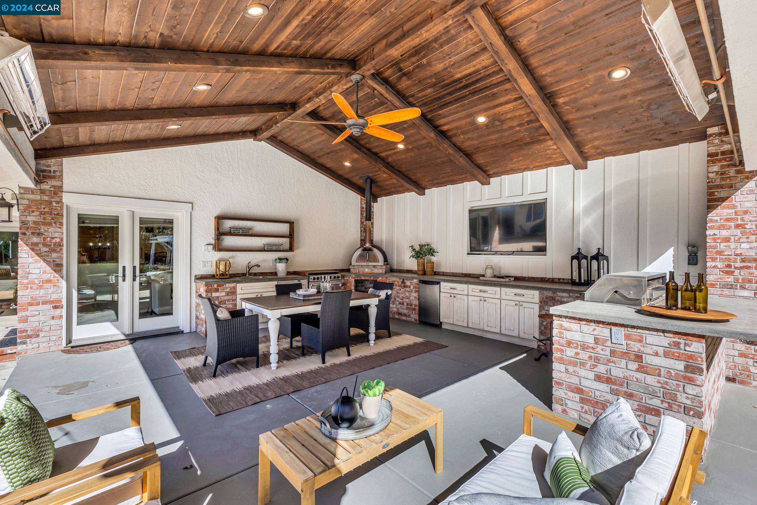 216 Fairway Dr