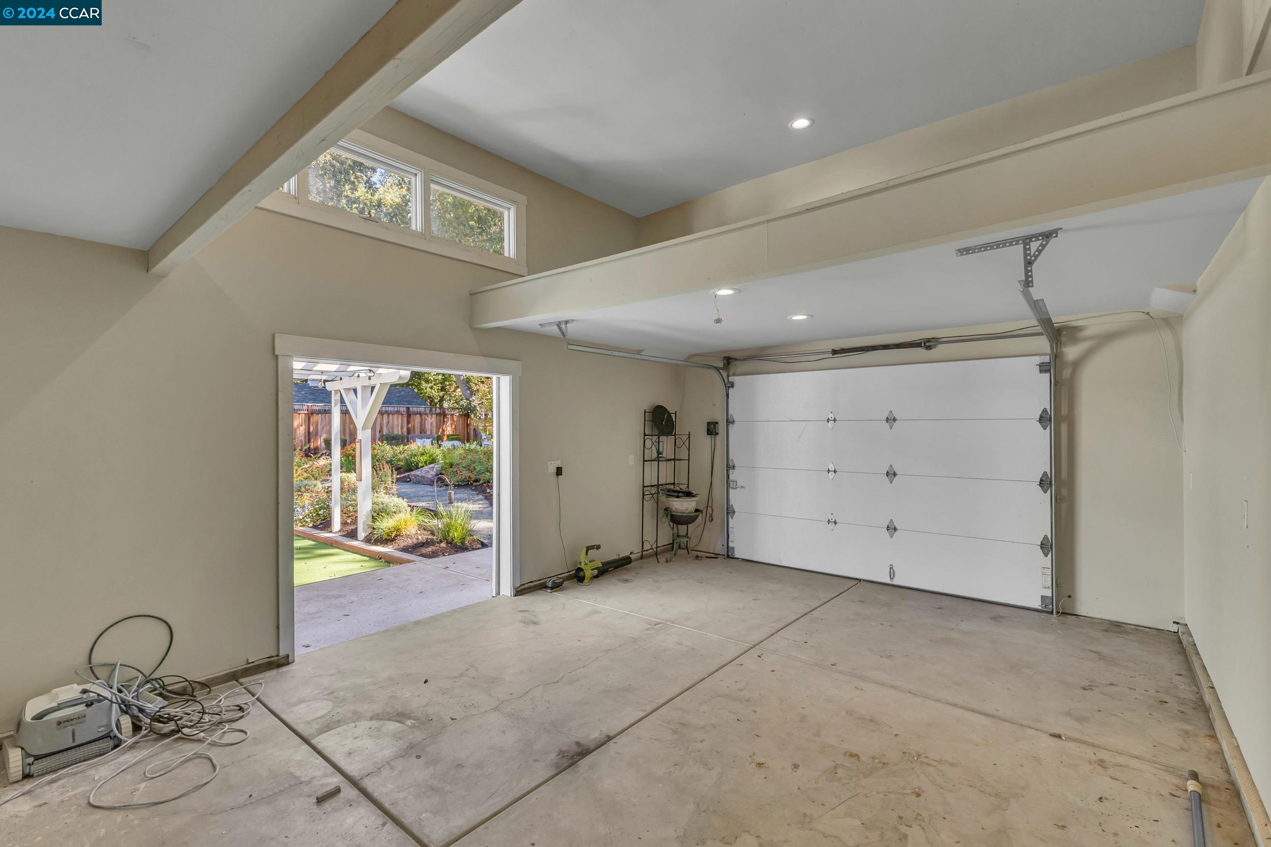 216 Fairway Dr