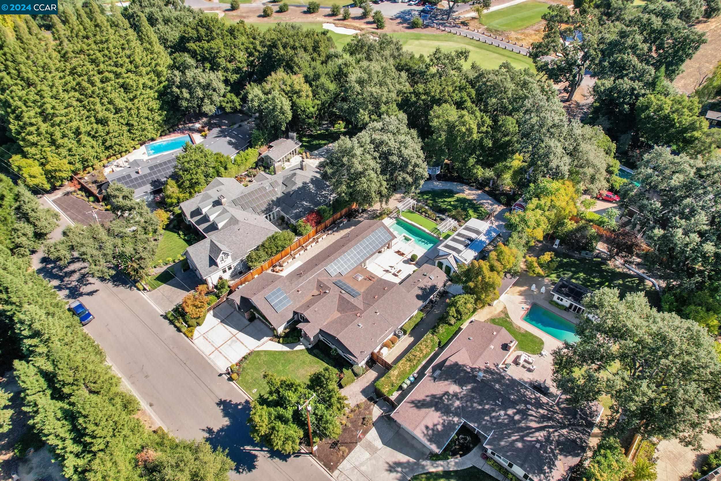 216 Fairway Dr