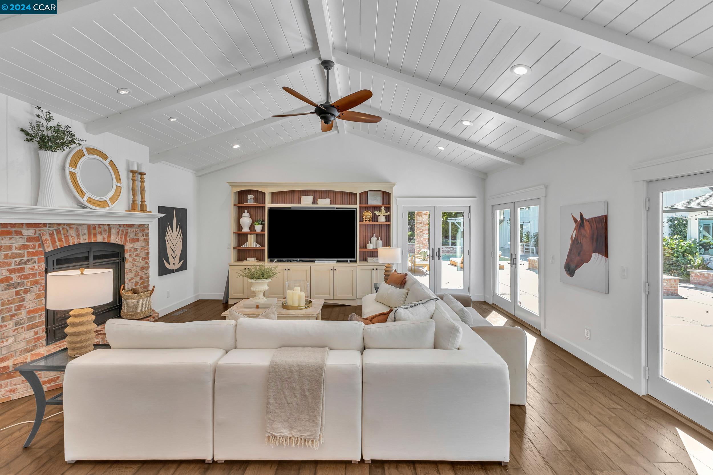216 Fairway Dr