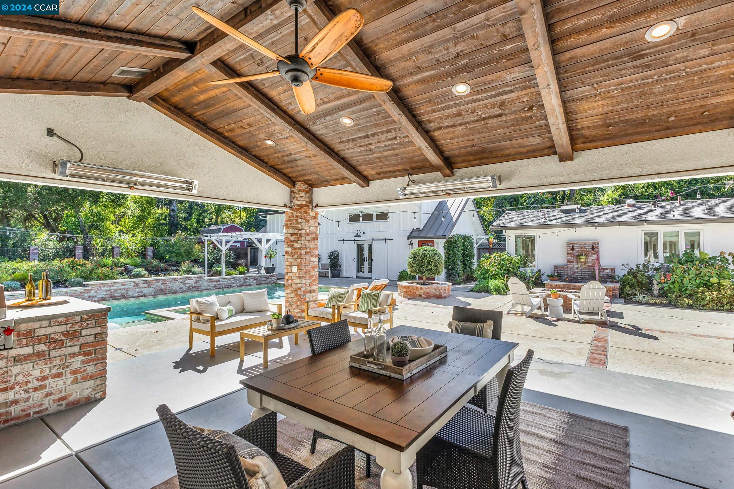 216 Fairway Dr