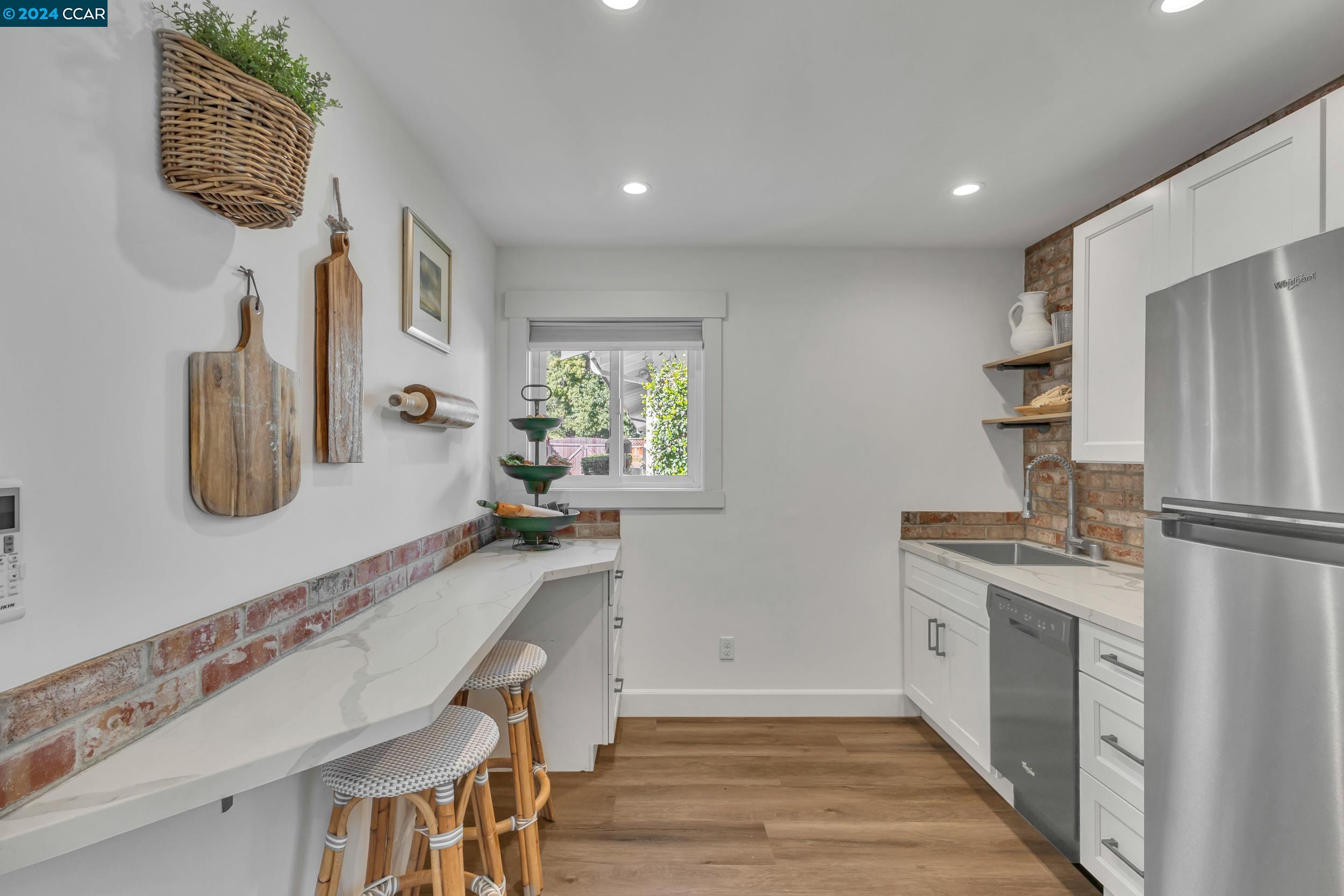 216 Fairway Dr