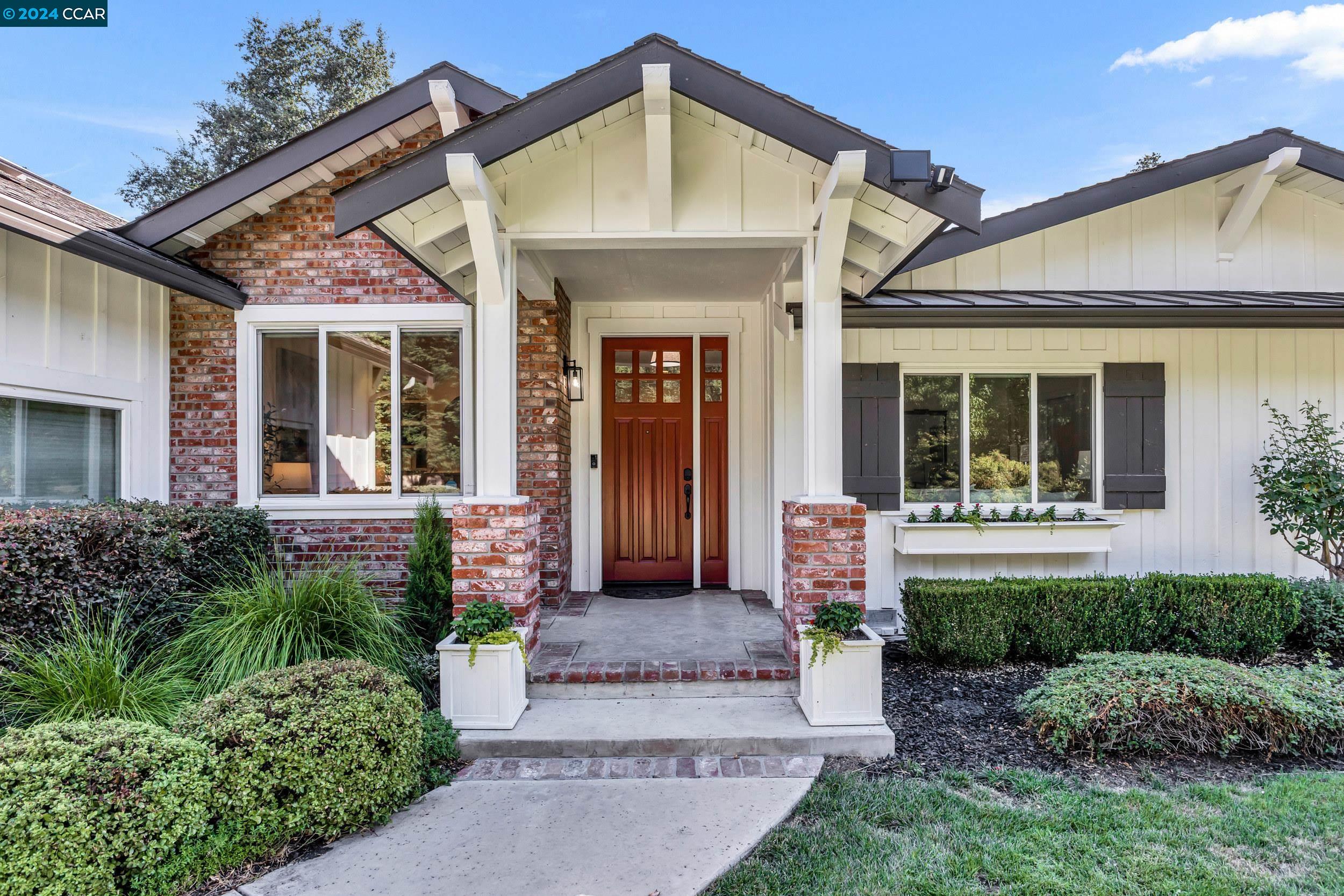 216 Fairway Dr