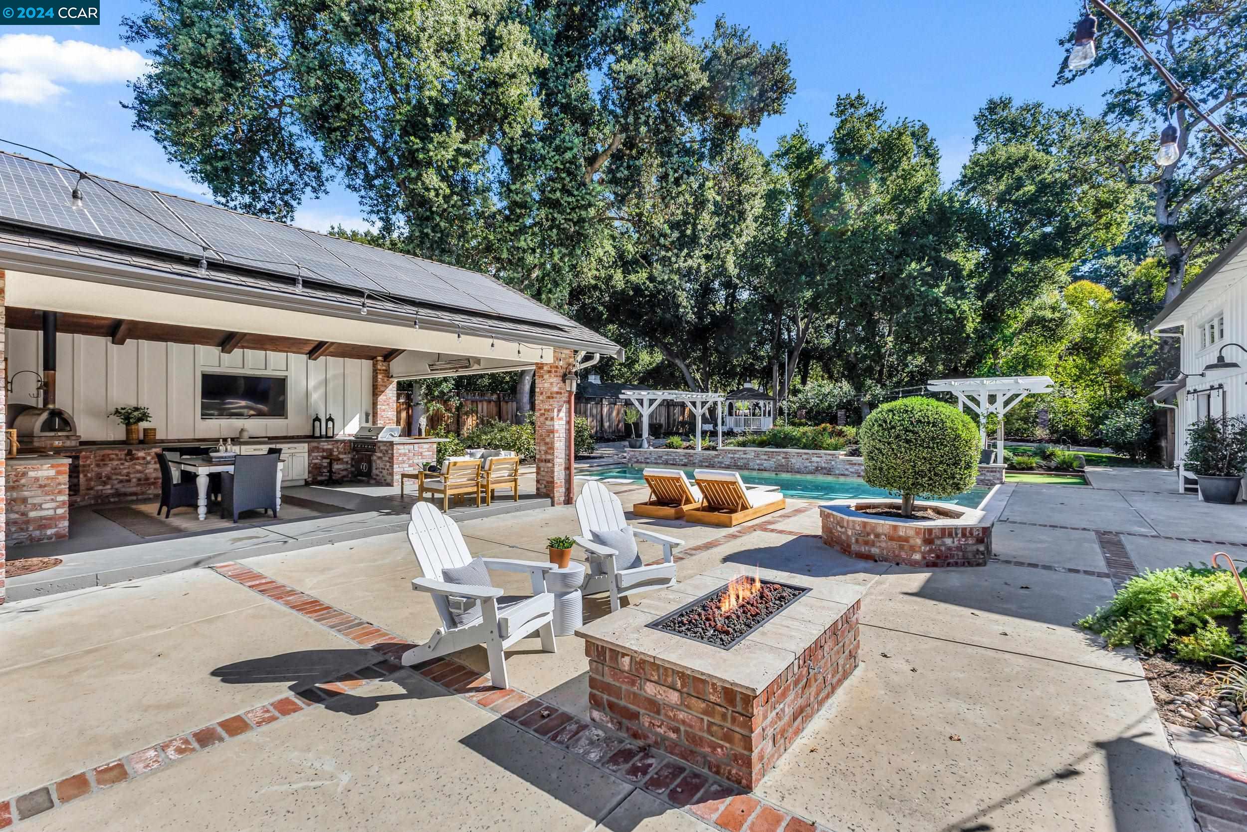216 Fairway Dr