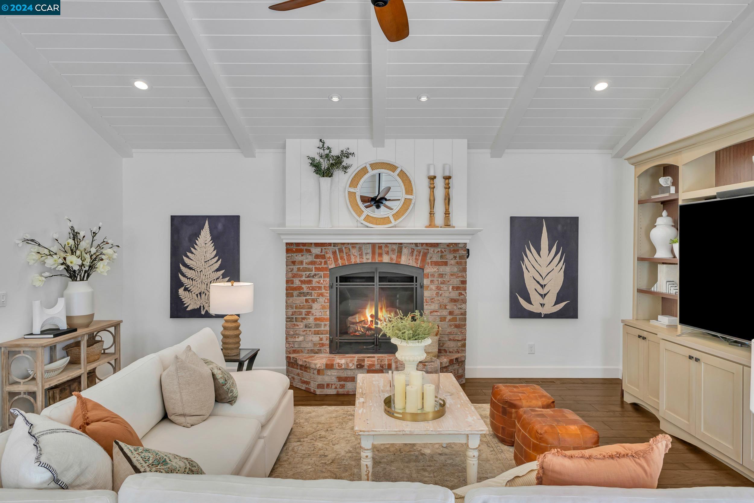 216 Fairway Dr