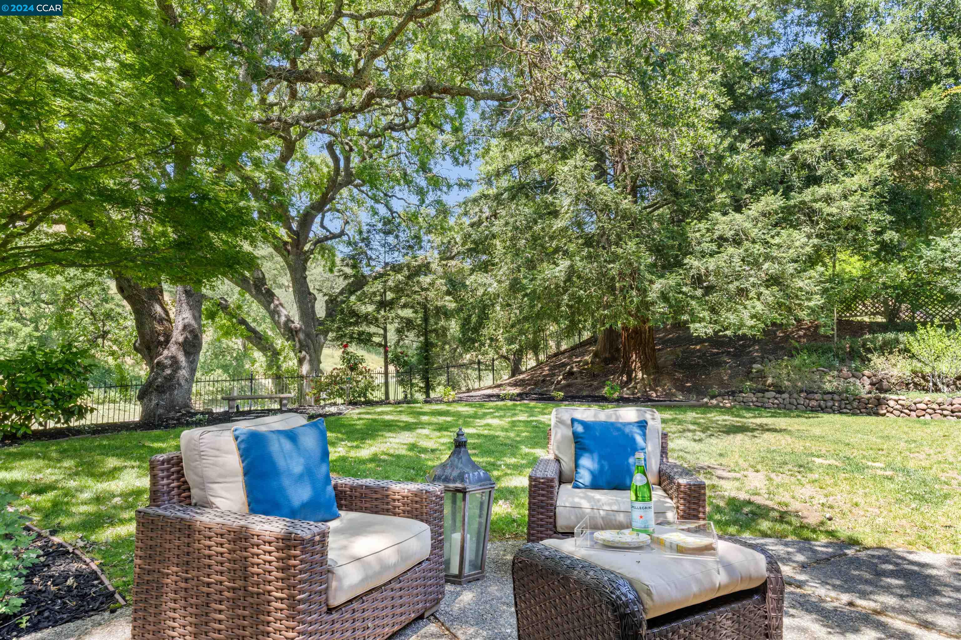 2537 Rolling Hills Ct