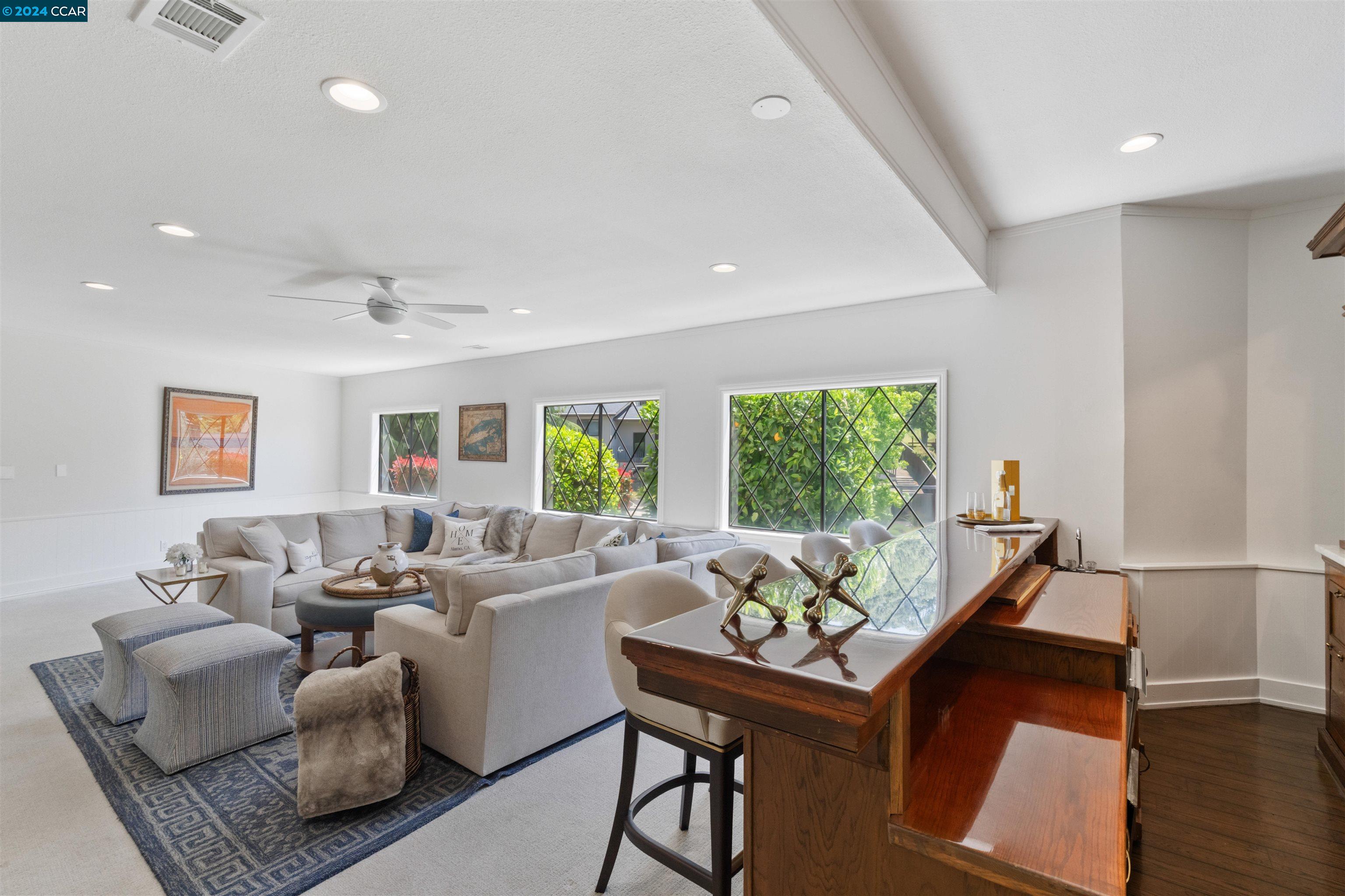 2537 Rolling Hills Ct