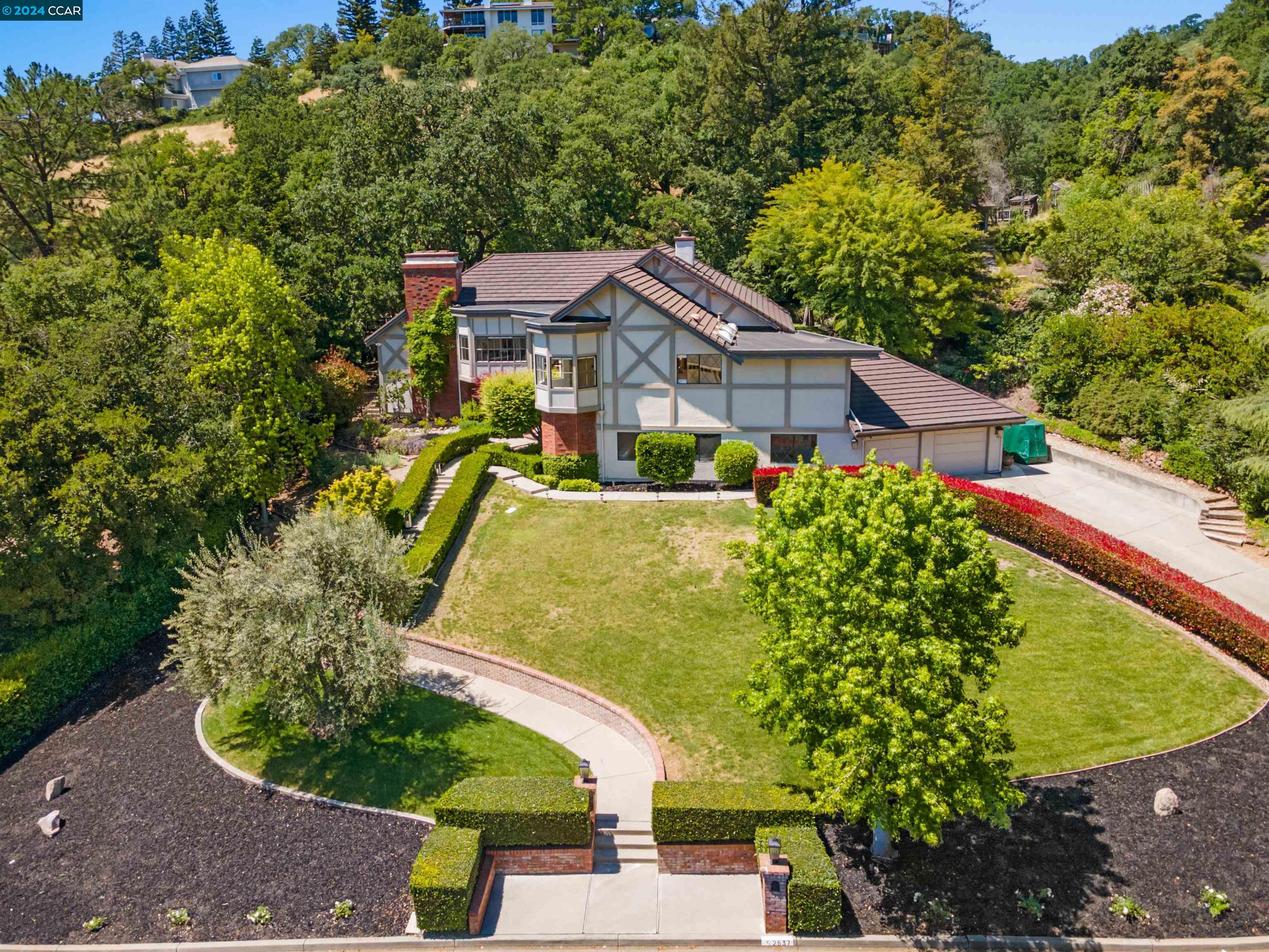 2537 Rolling Hills Ct