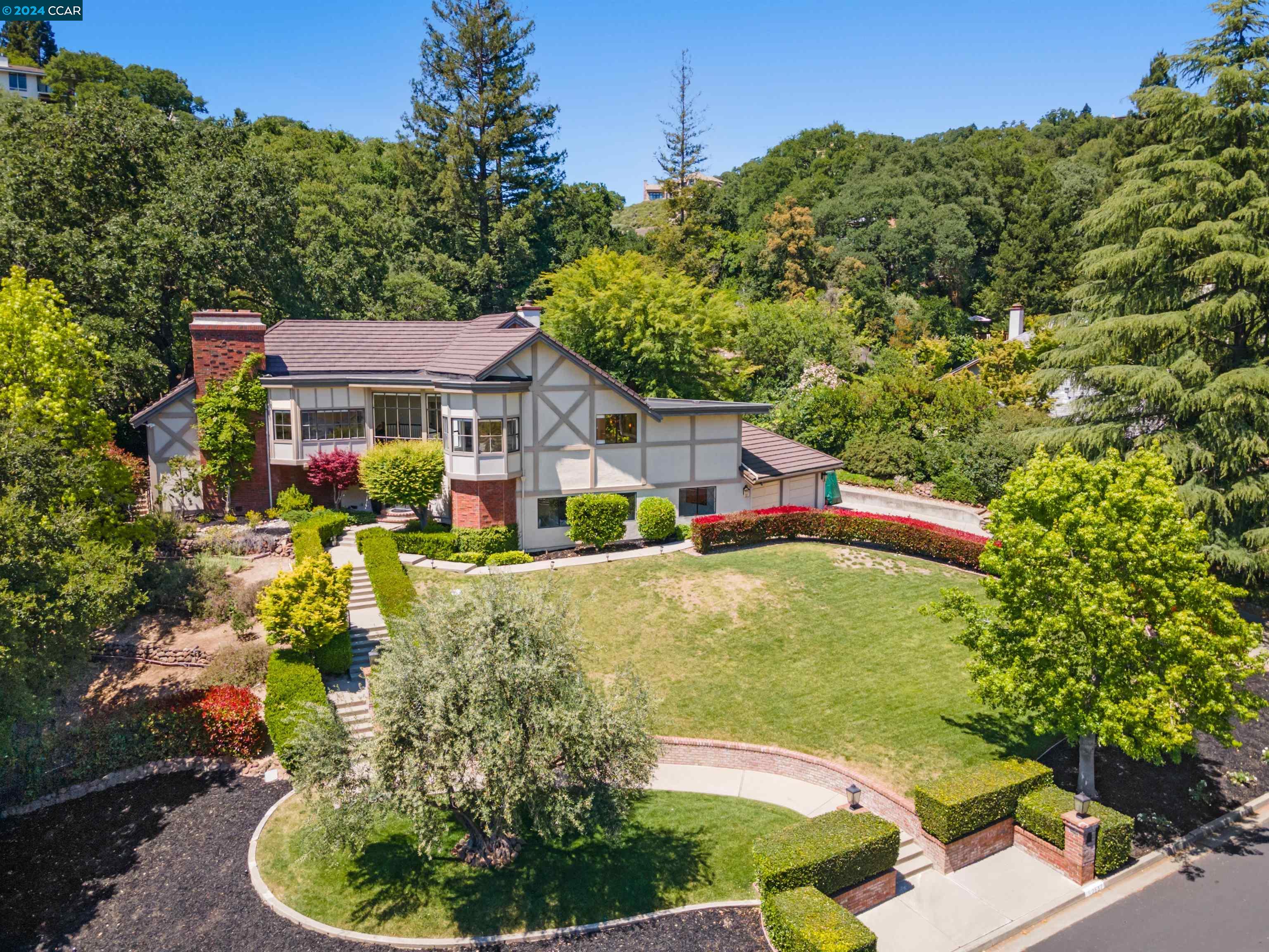 2537 Rolling Hills Ct