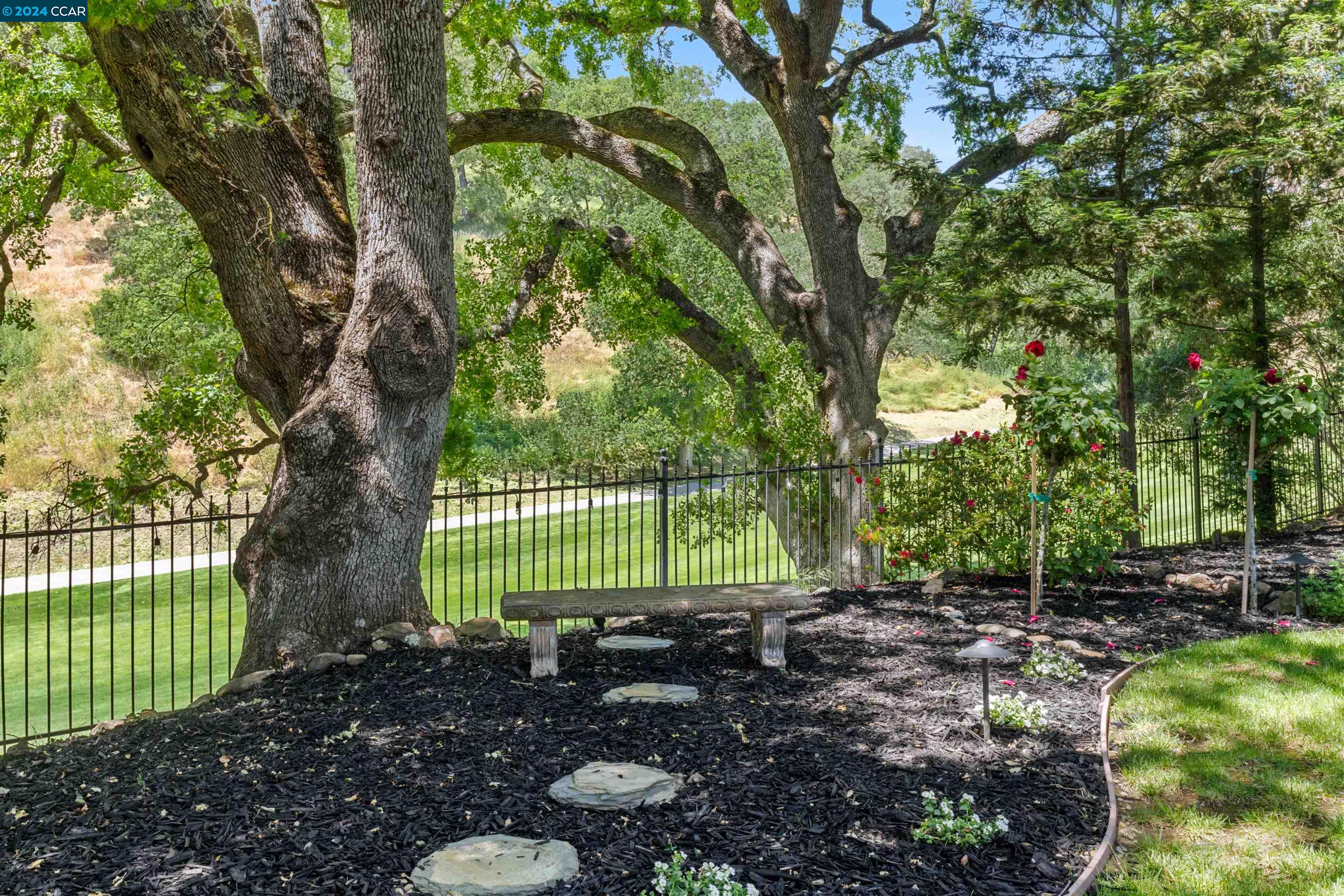 2537 Rolling Hills Ct