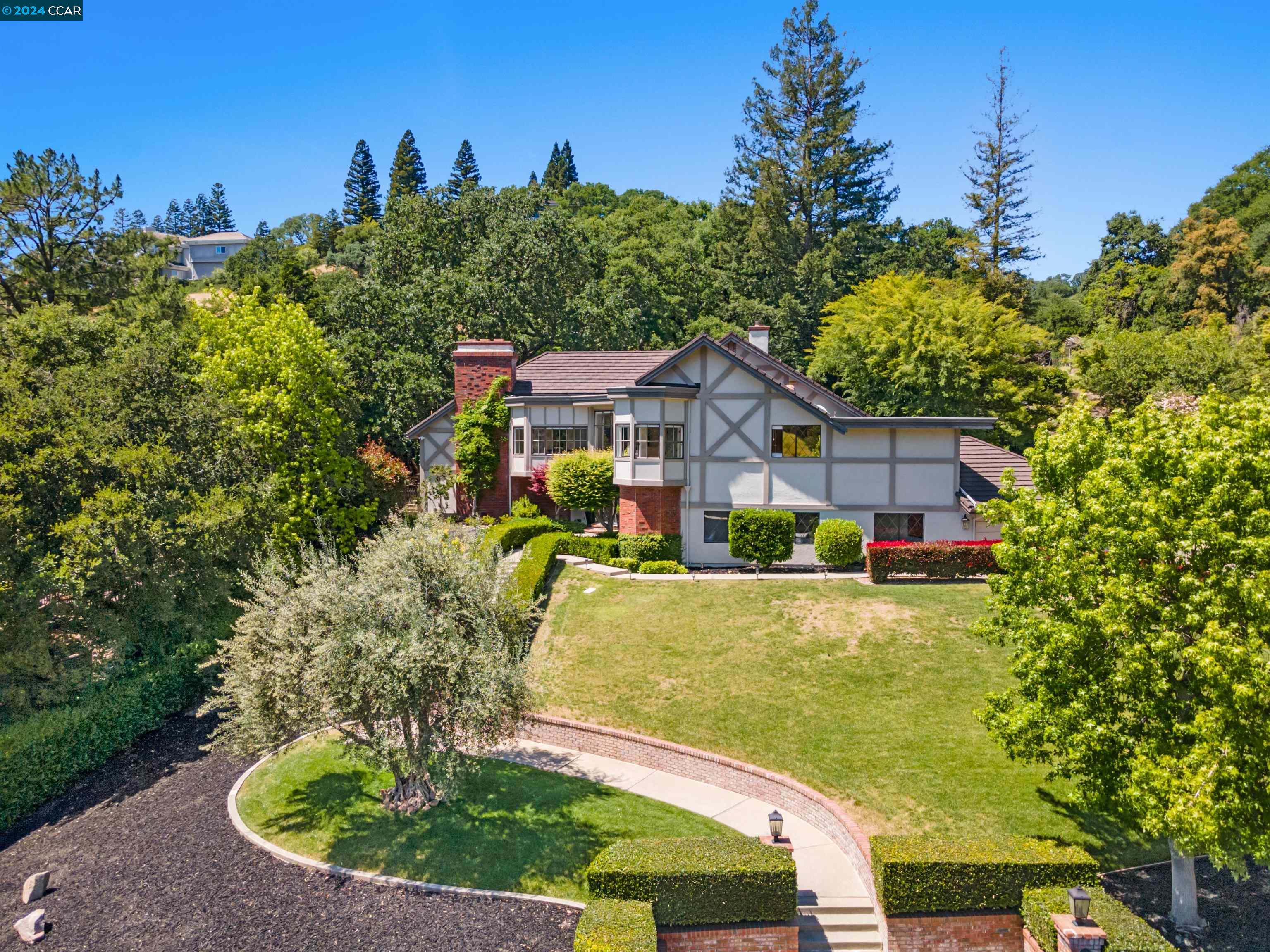 2537 Rolling Hills Ct