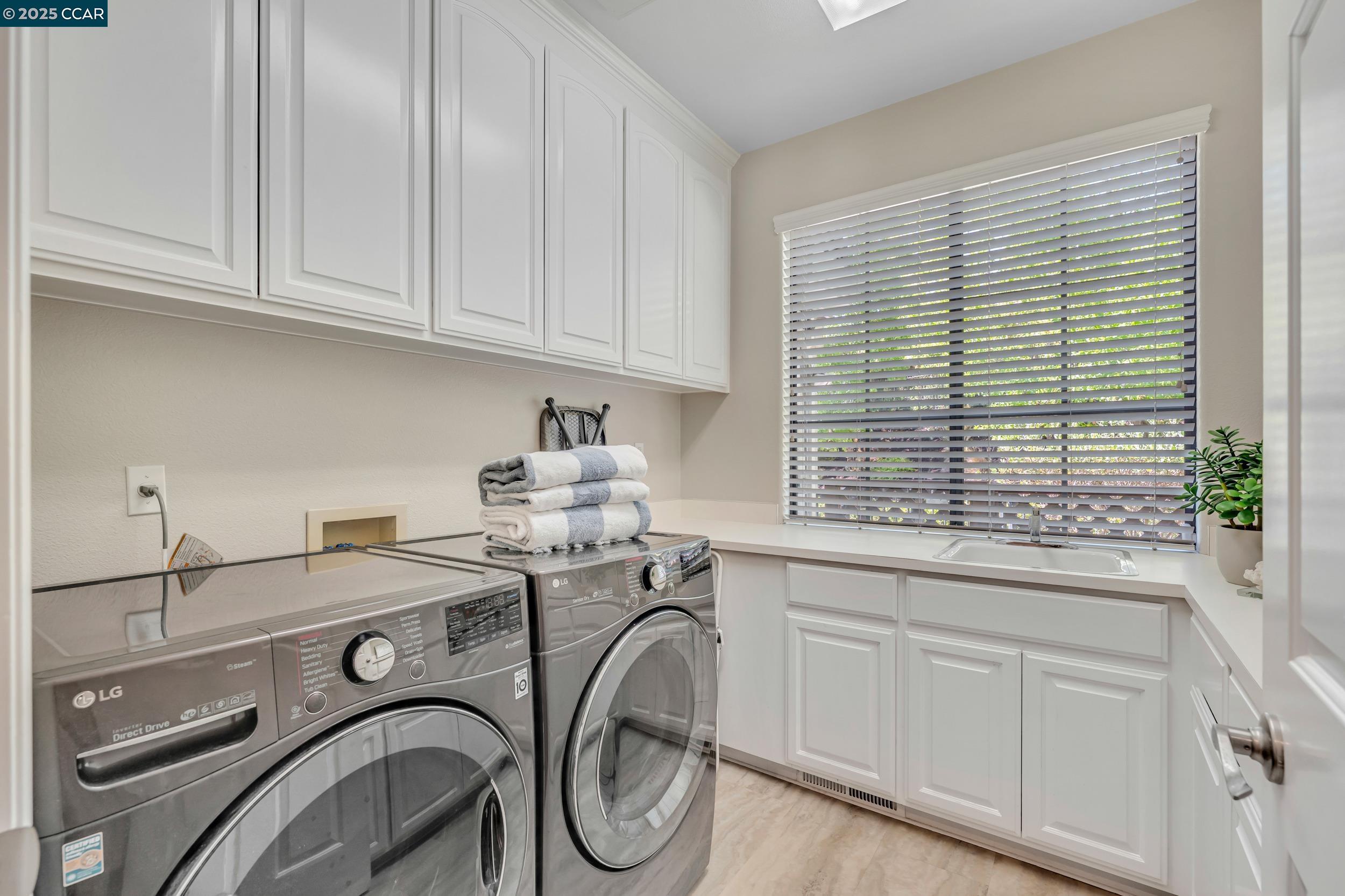 40 Oak Trail Ct