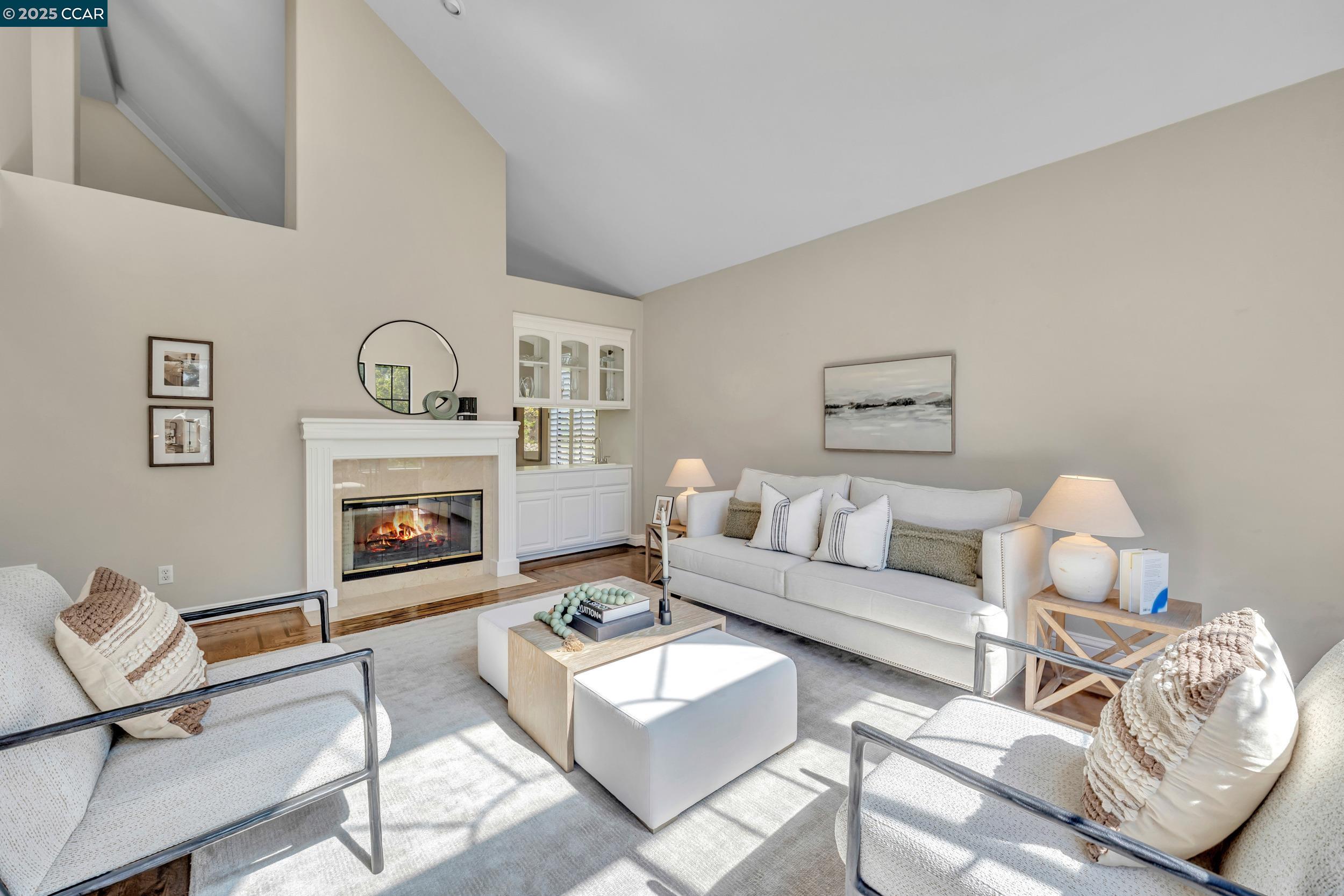 40 Oak Trail Ct