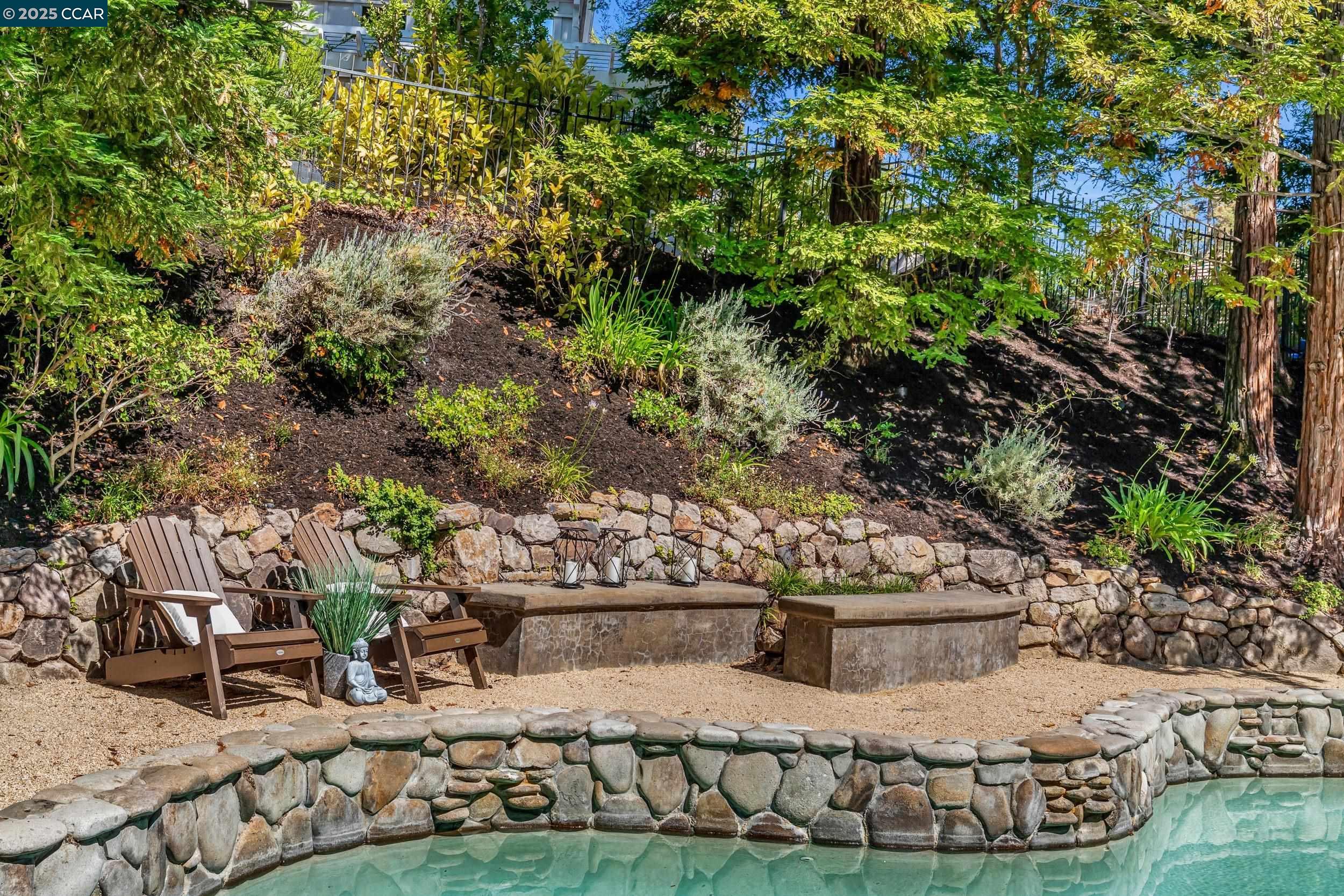 40 Oak Trail Ct