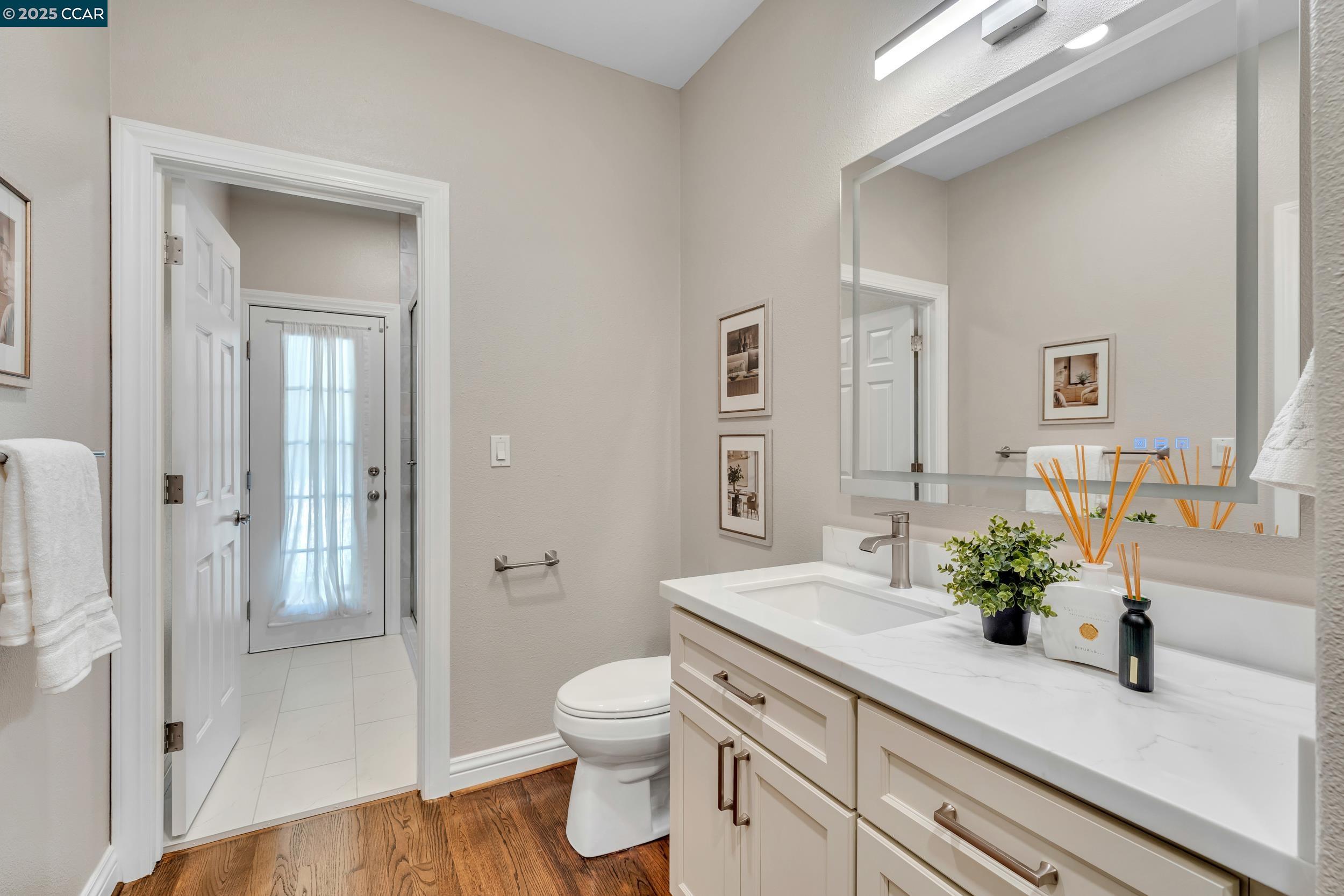 40 Oak Trail Ct