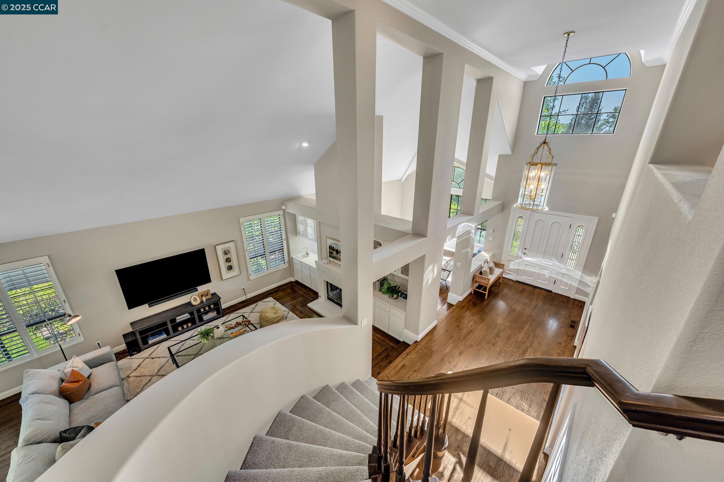 40 Oak Trail Ct