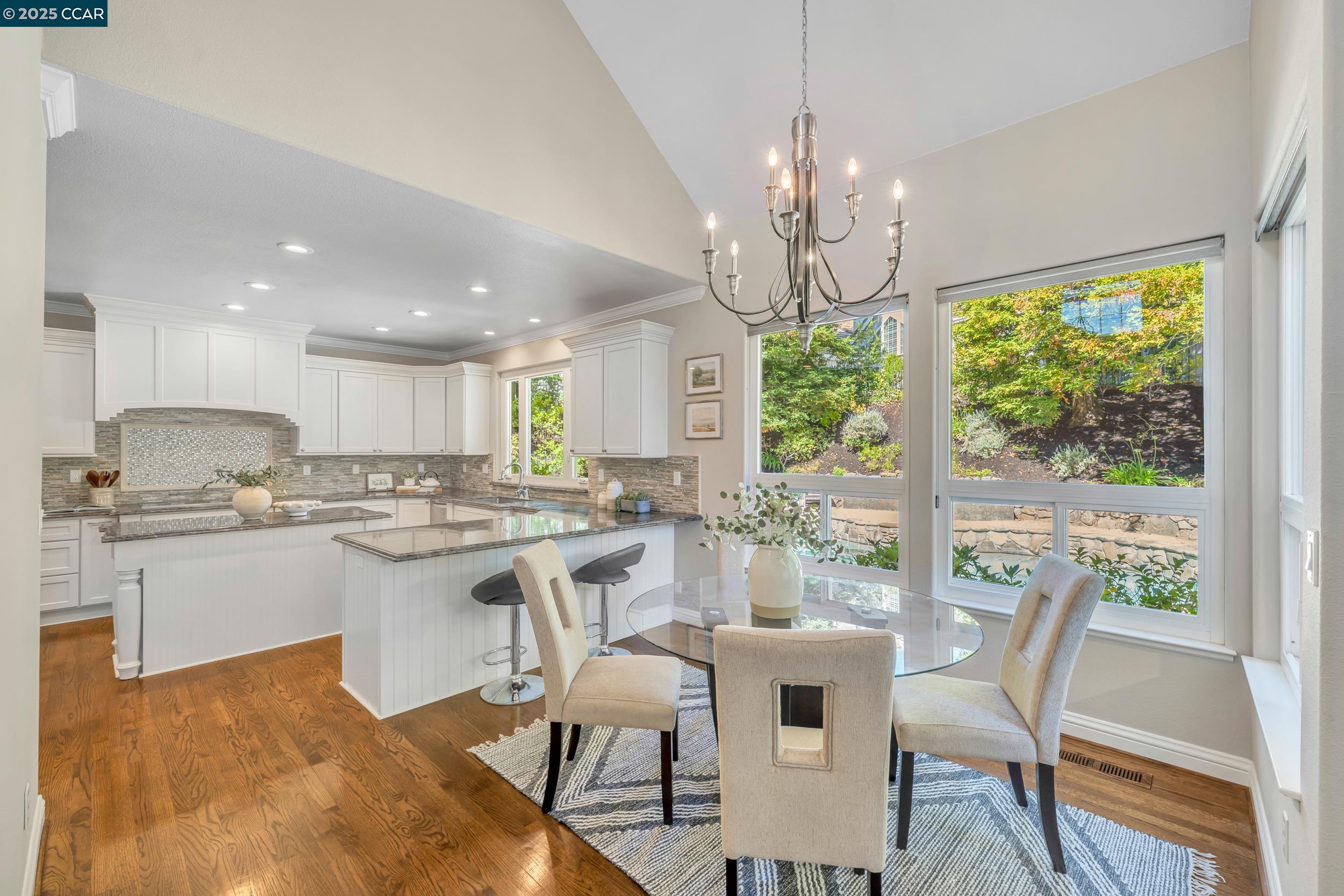 40 Oak Trail Ct