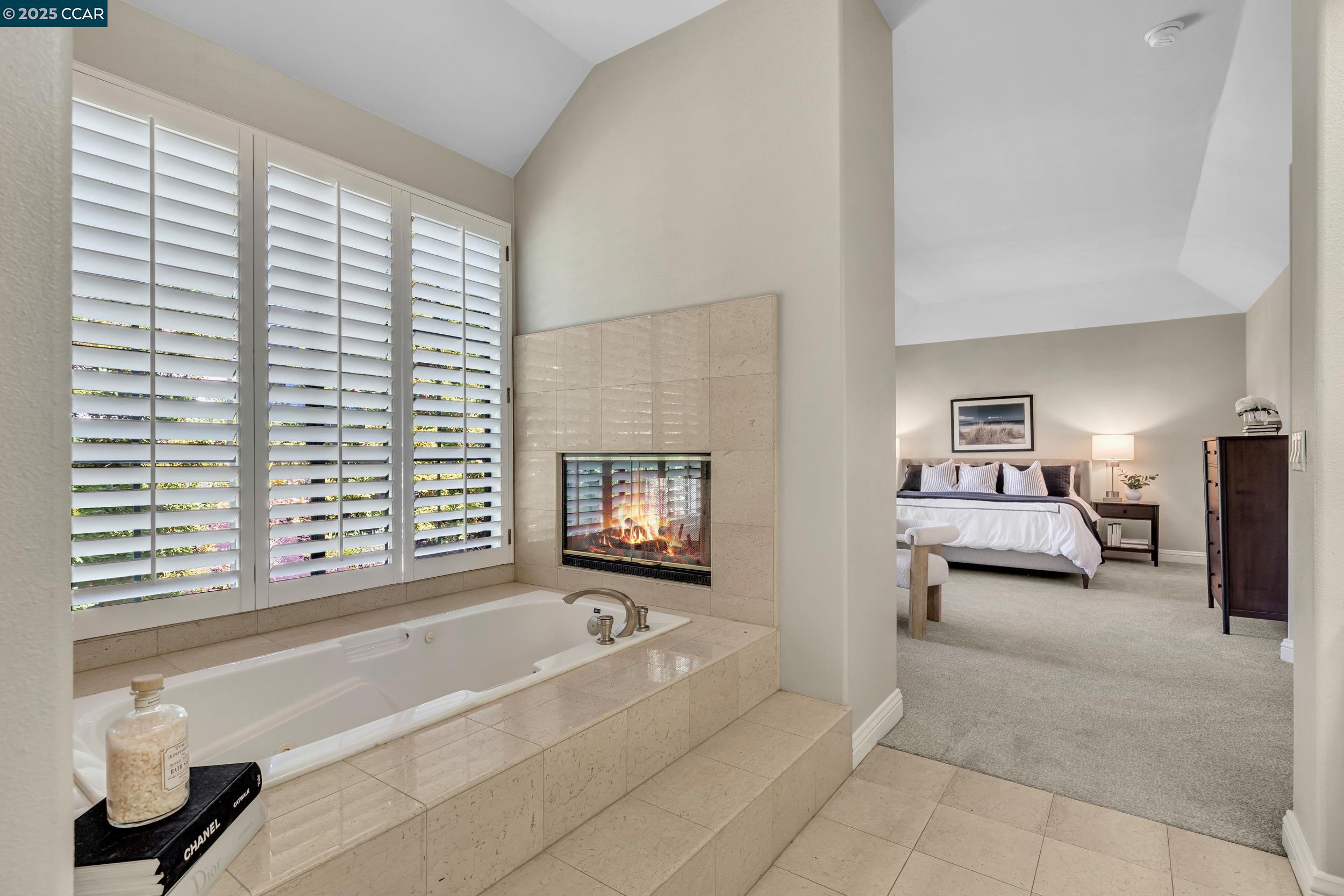 40 Oak Trail Ct