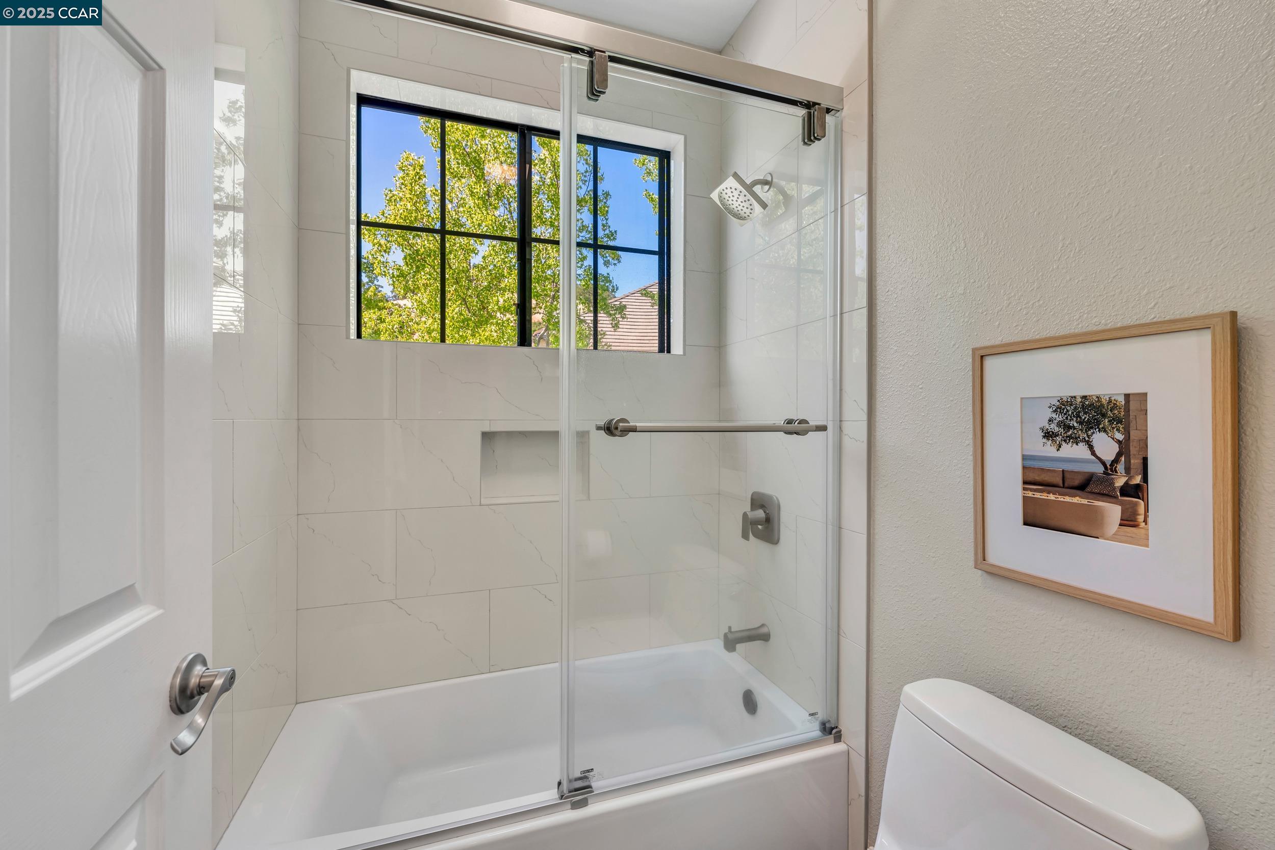 40 Oak Trail Ct
