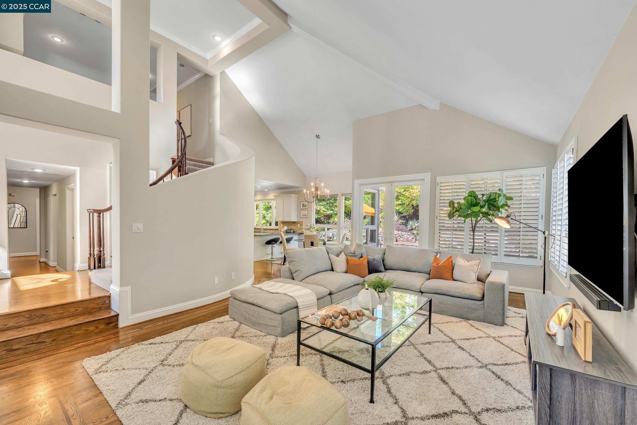 40 Oak Trail Ct