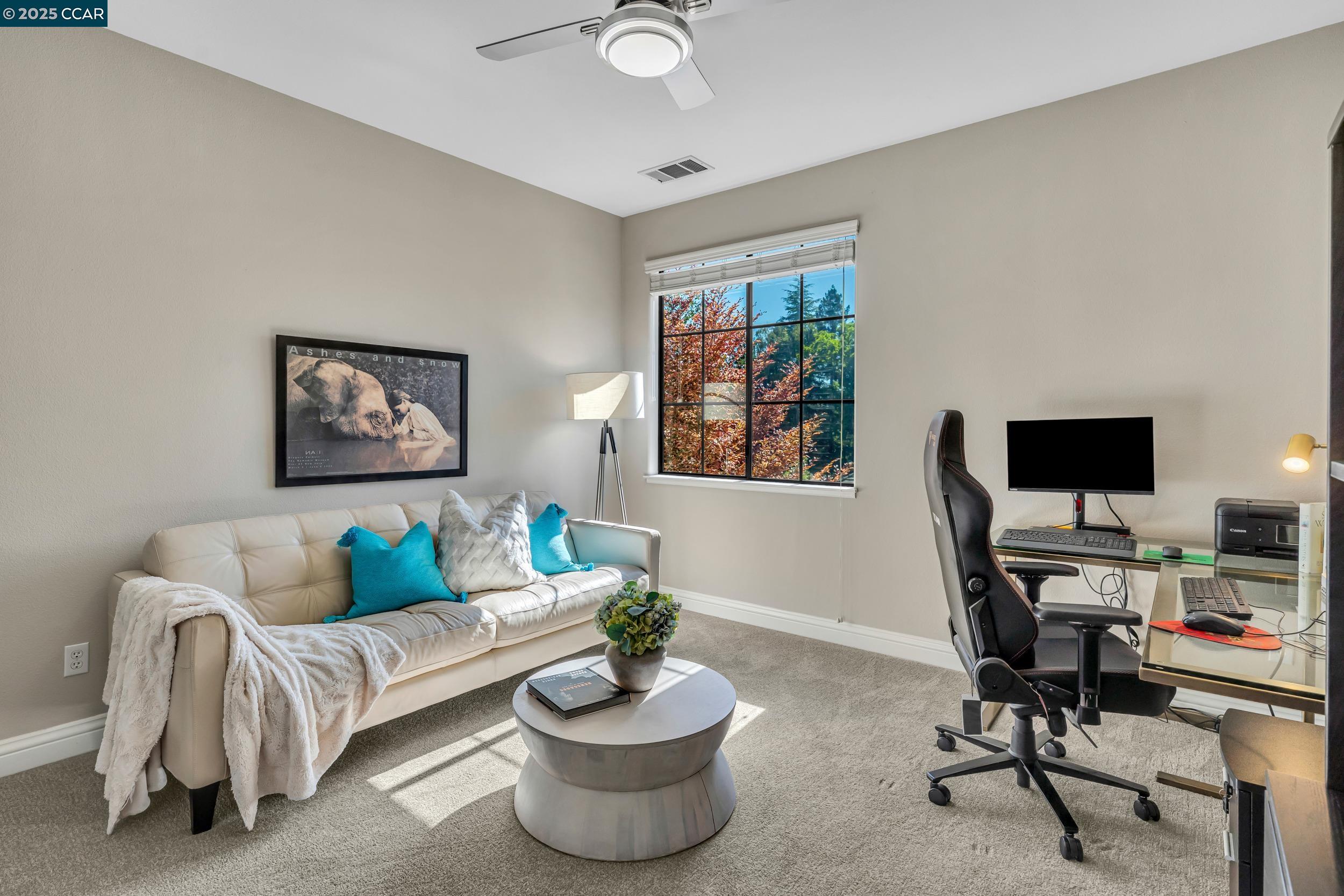 40 Oak Trail Ct