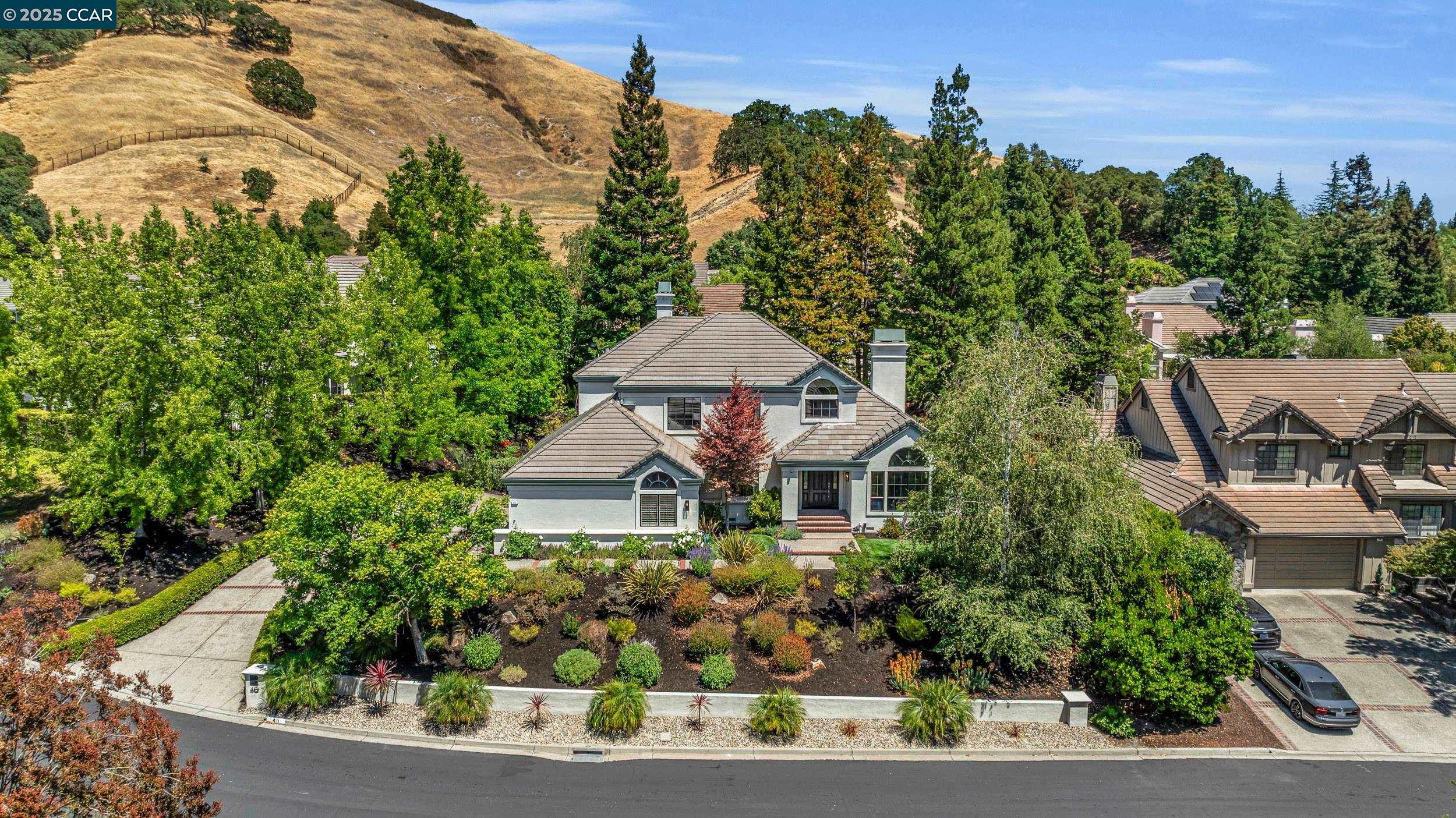 40 Oak Trail Ct