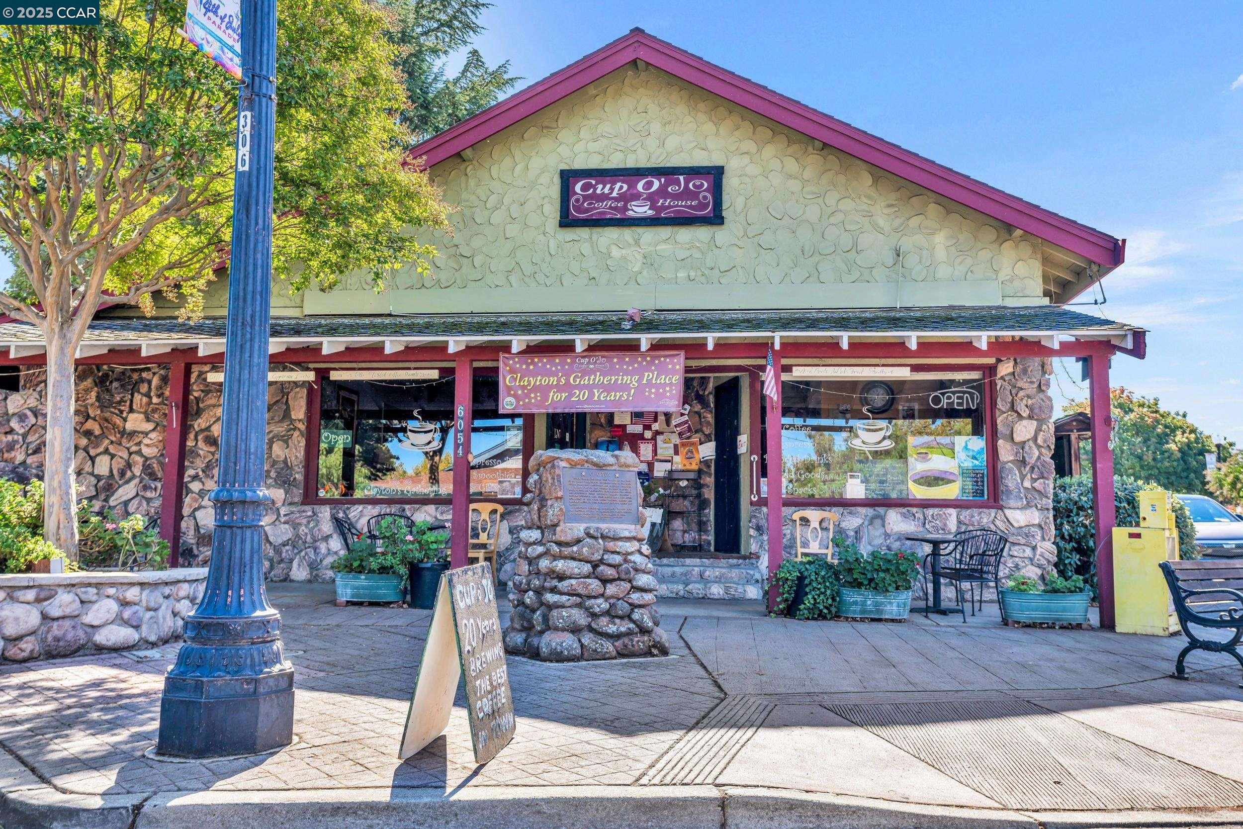 1040 Pebble Beach Dr, Clayton