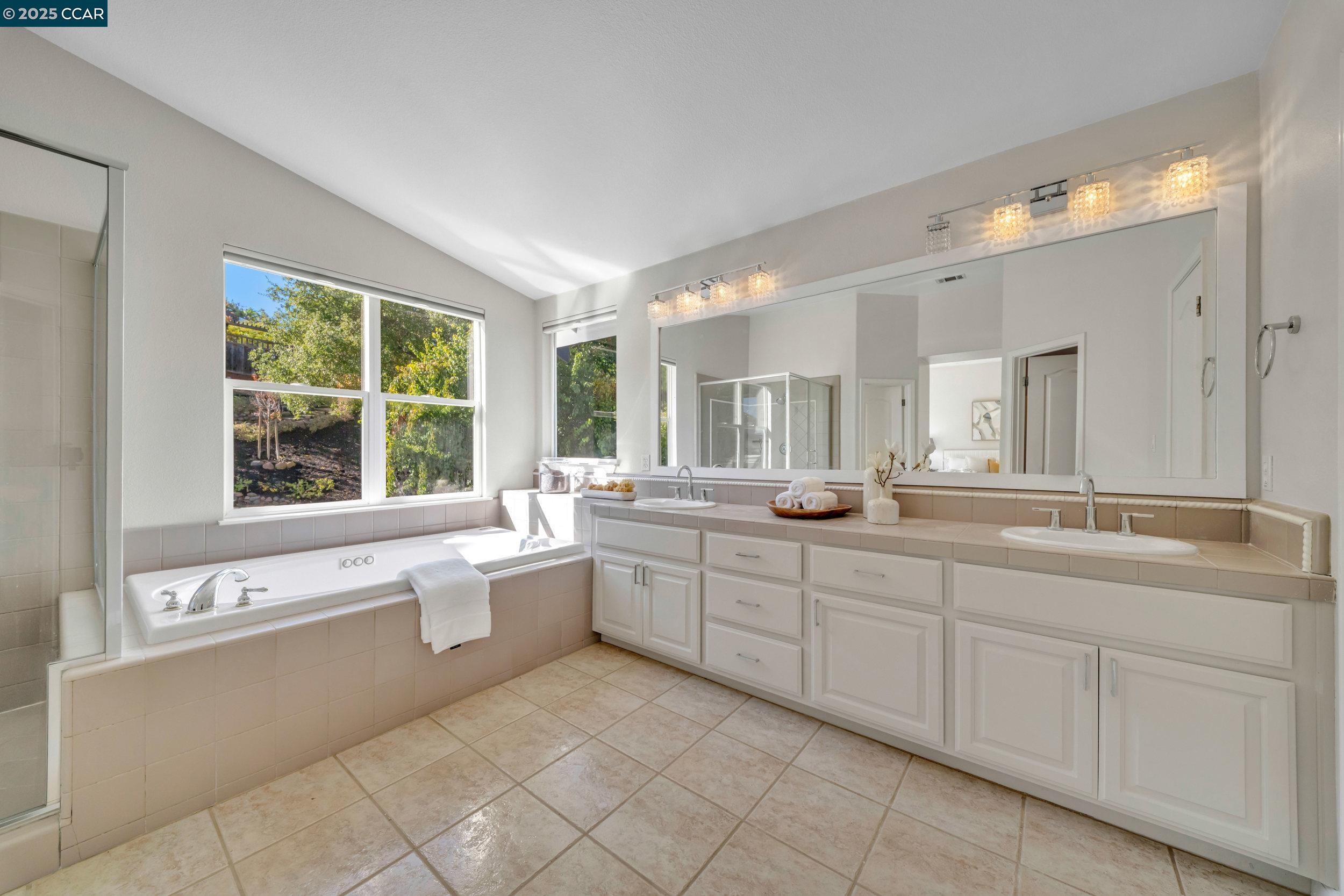 1040 Pebble Beach Dr, Clayton