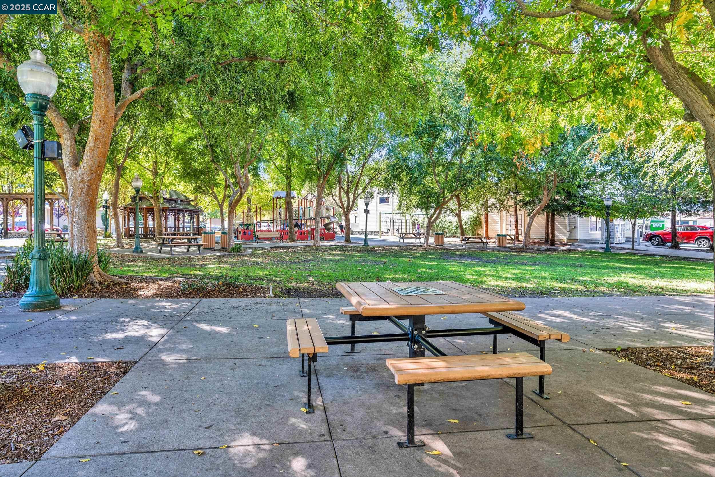 1040 Pebble Beach Dr, Clayton