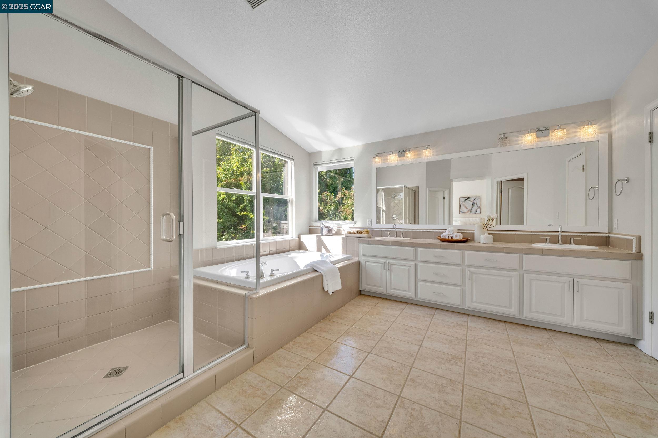 1040 Pebble Beach Dr, Clayton