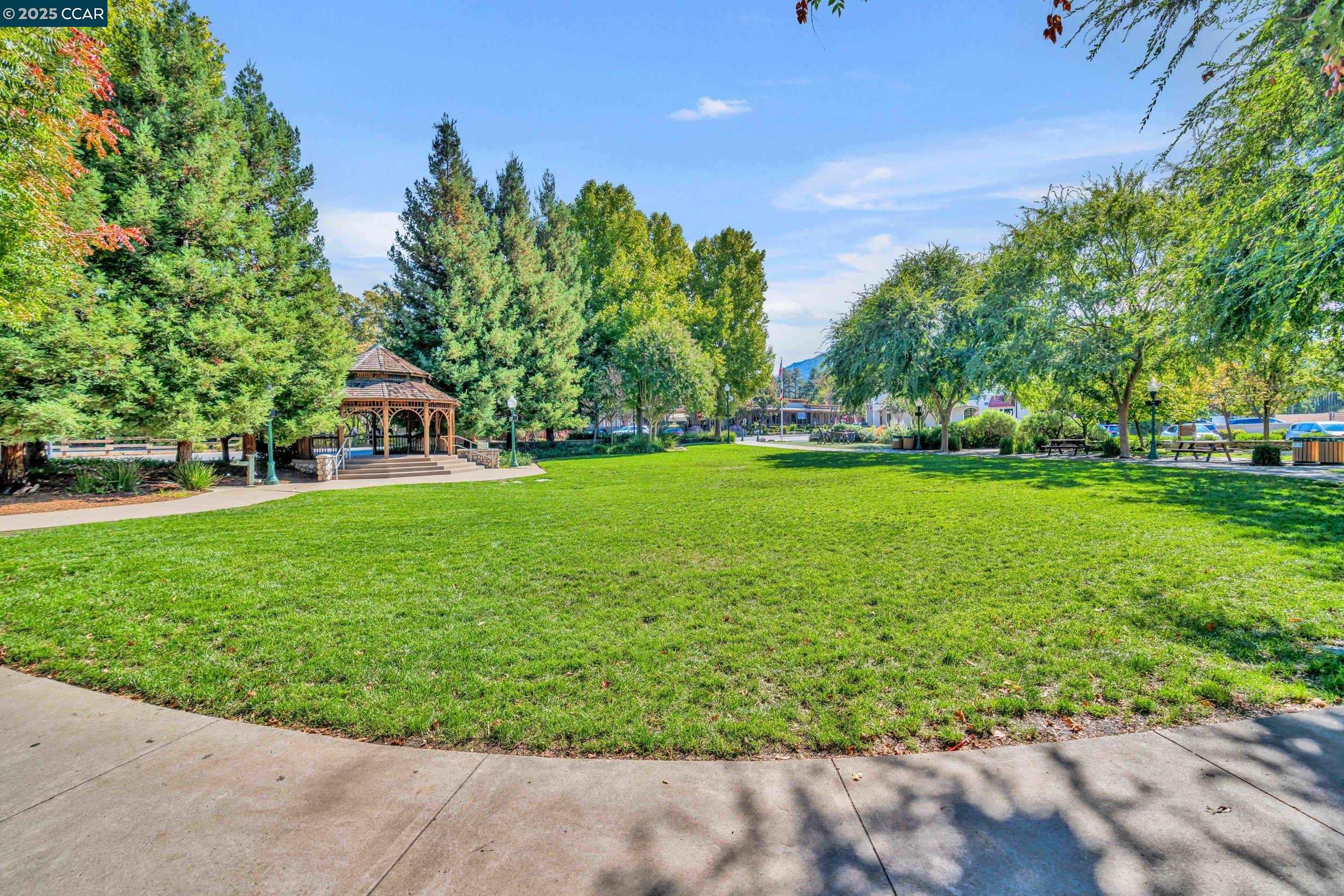 1040 Pebble Beach Dr, Clayton