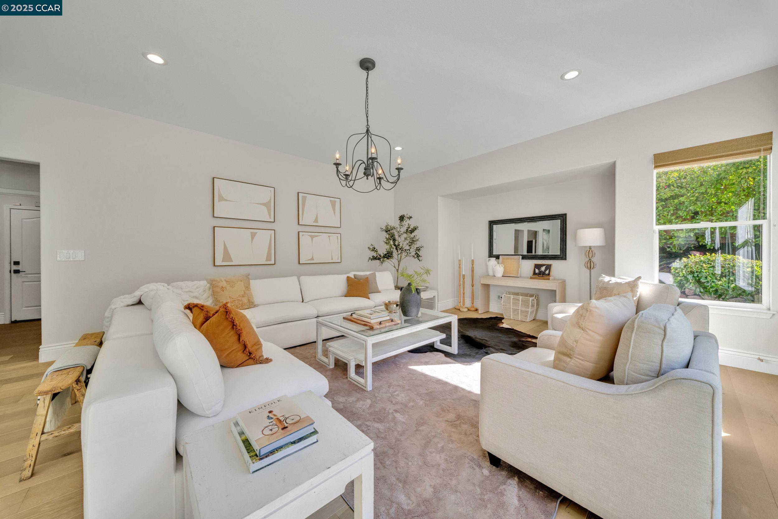 1040 Pebble Beach Dr, Clayton