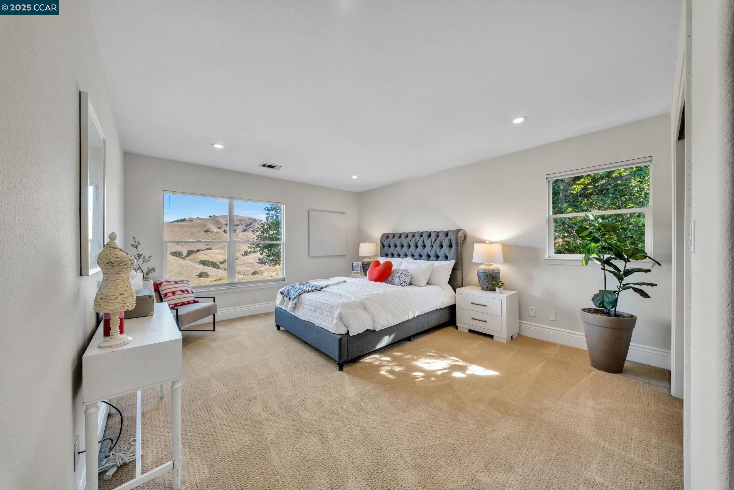 1040 Pebble Beach Dr, Clayton