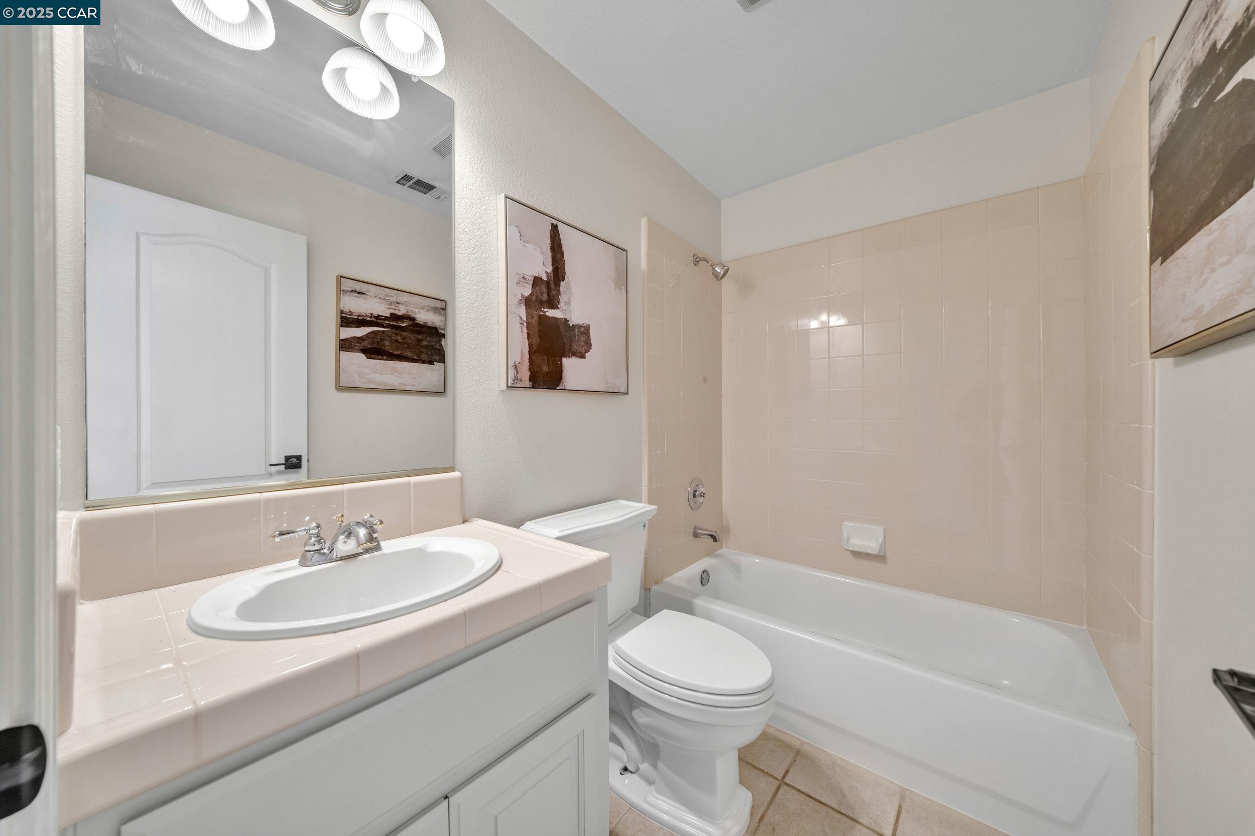 1040 Pebble Beach Dr, Clayton