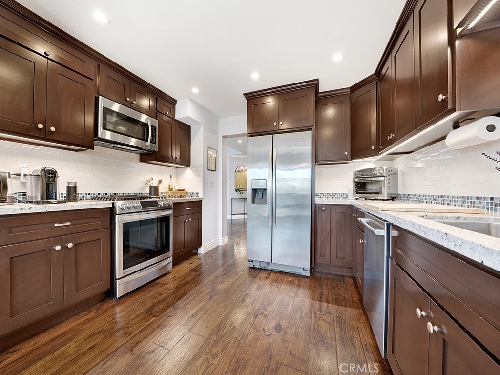 27379 Paseo La Serna