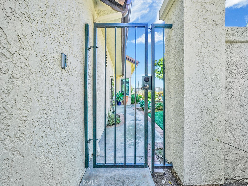 27379 Paseo La Serna