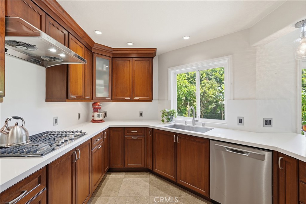 33651 Via Martos
