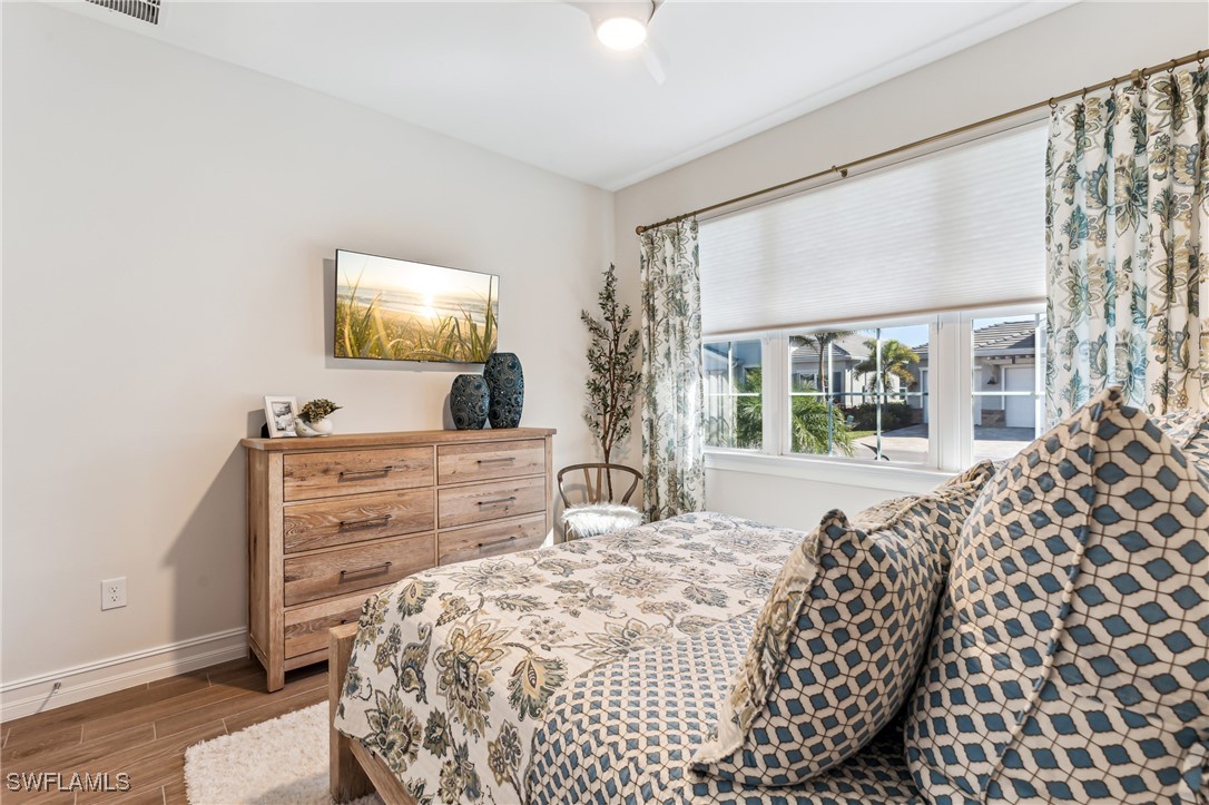 28156 Captiva Shell LOOP