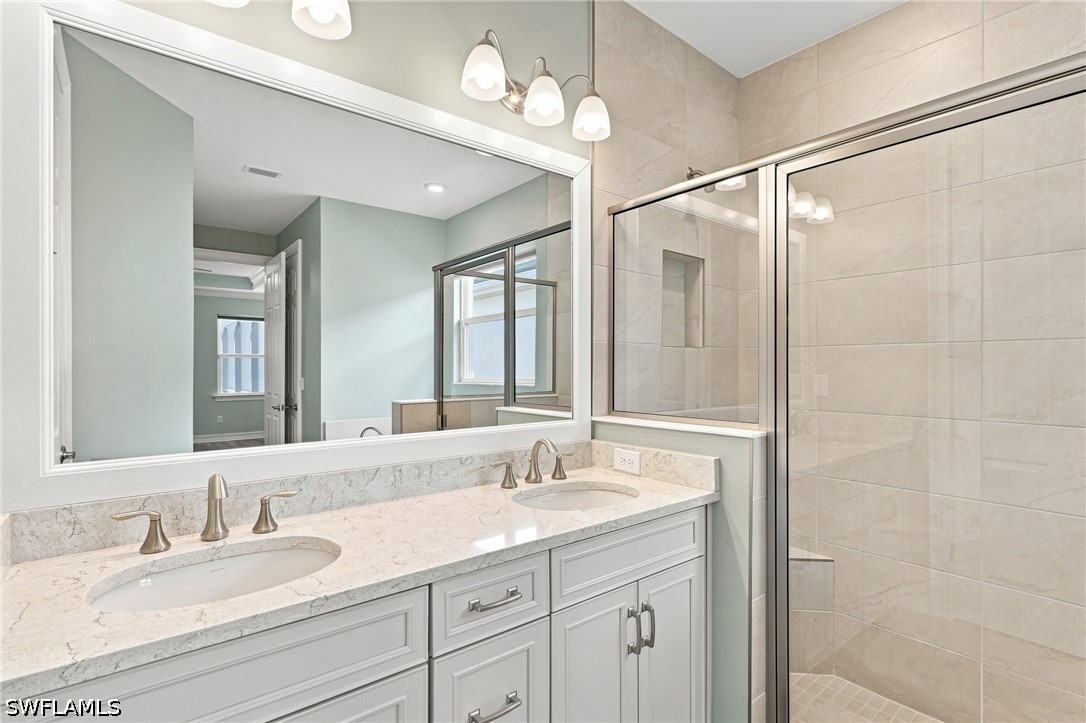 28140 Captiva Shell LOOP