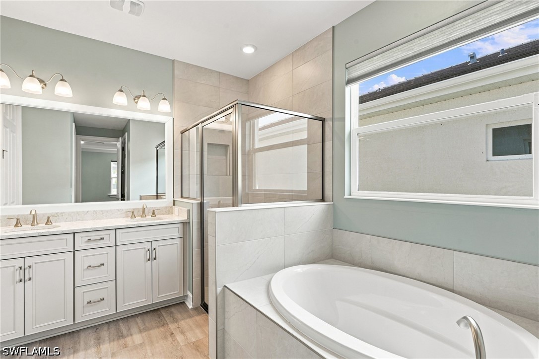 28140 Captiva Shell LOOP