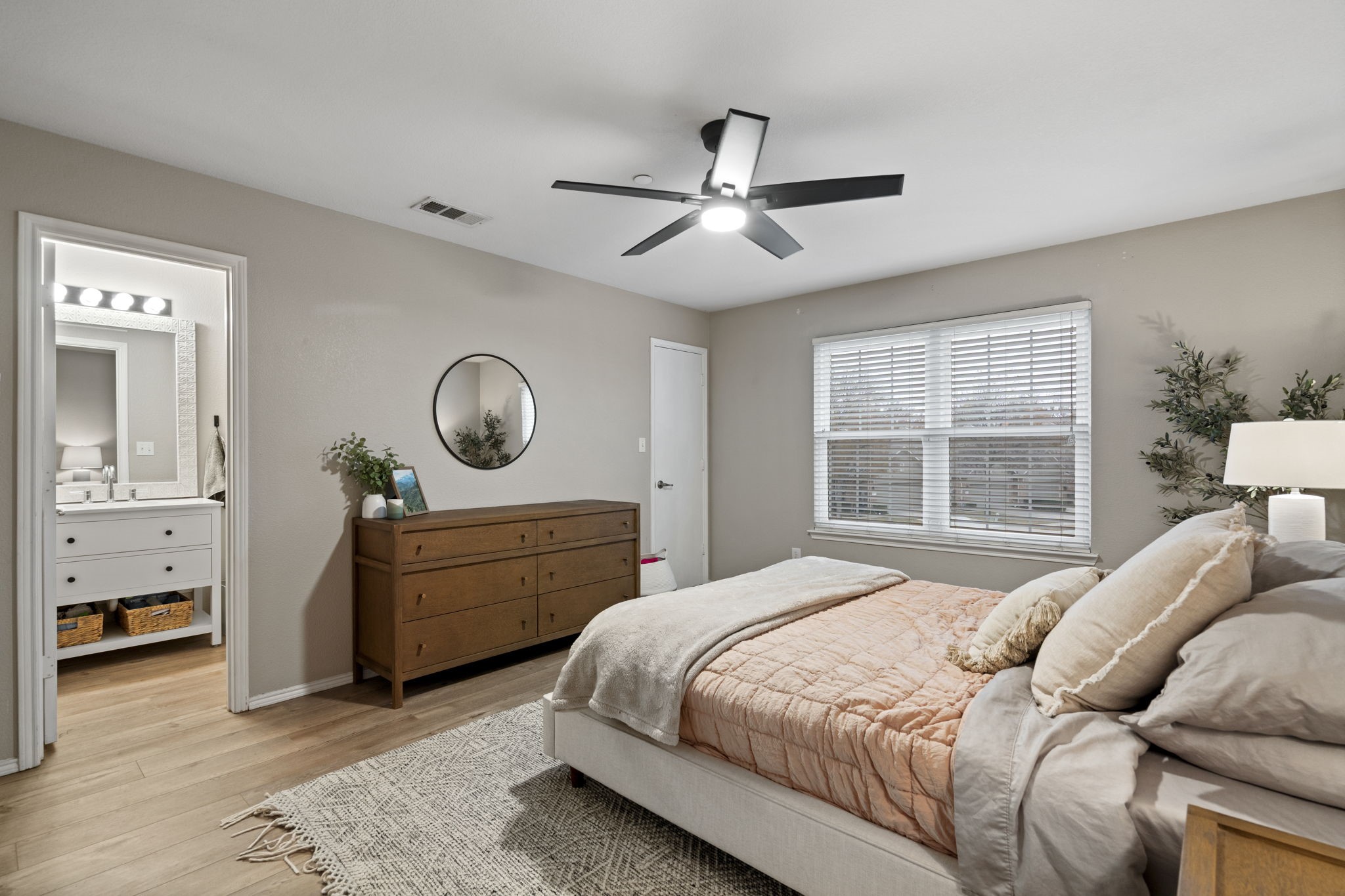 3280 Tarrant Lane
